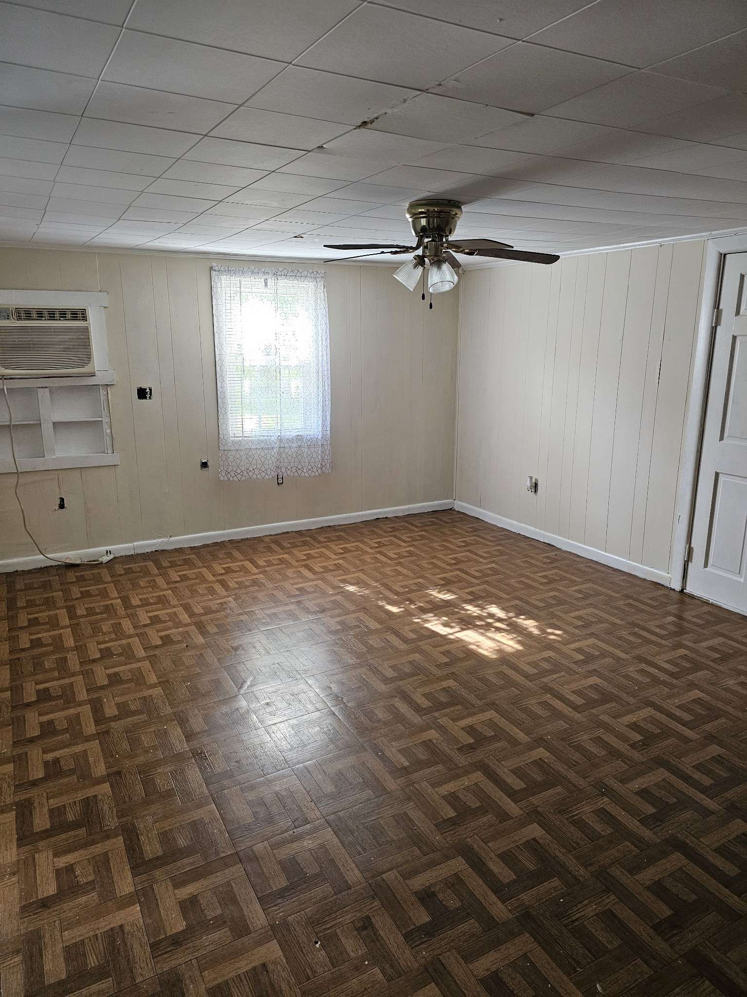 219 Vine Cir, Loretto, TN 38469
