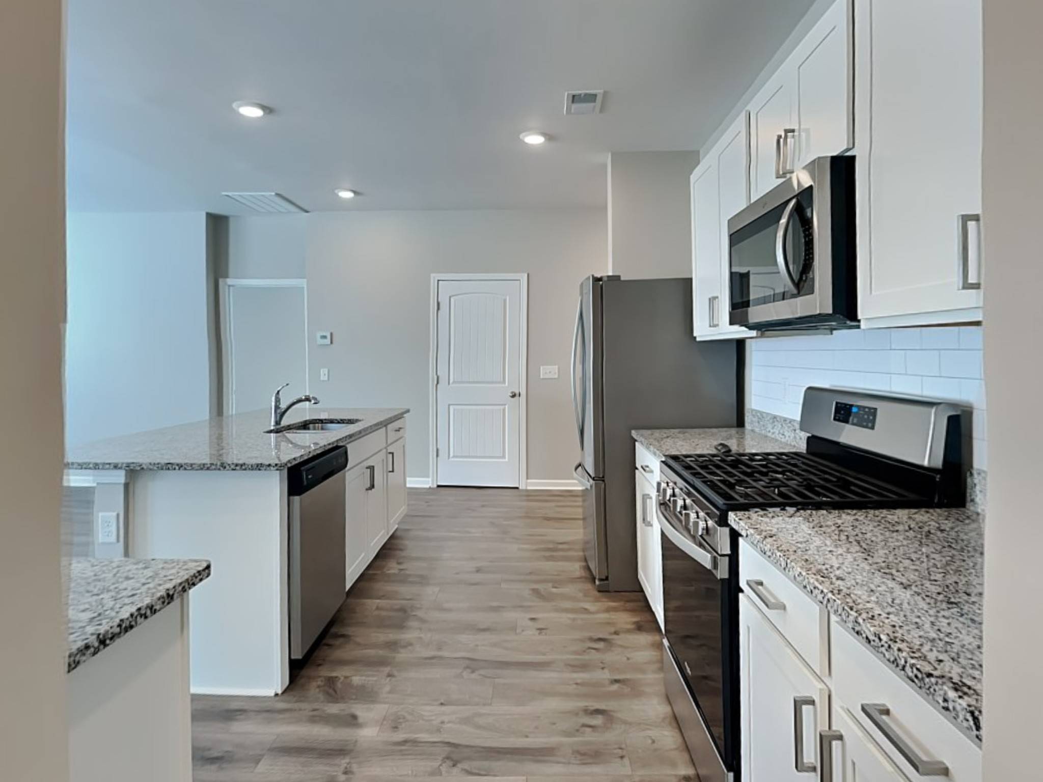 7249 Sunny Parks Dr, White House, TN 37188