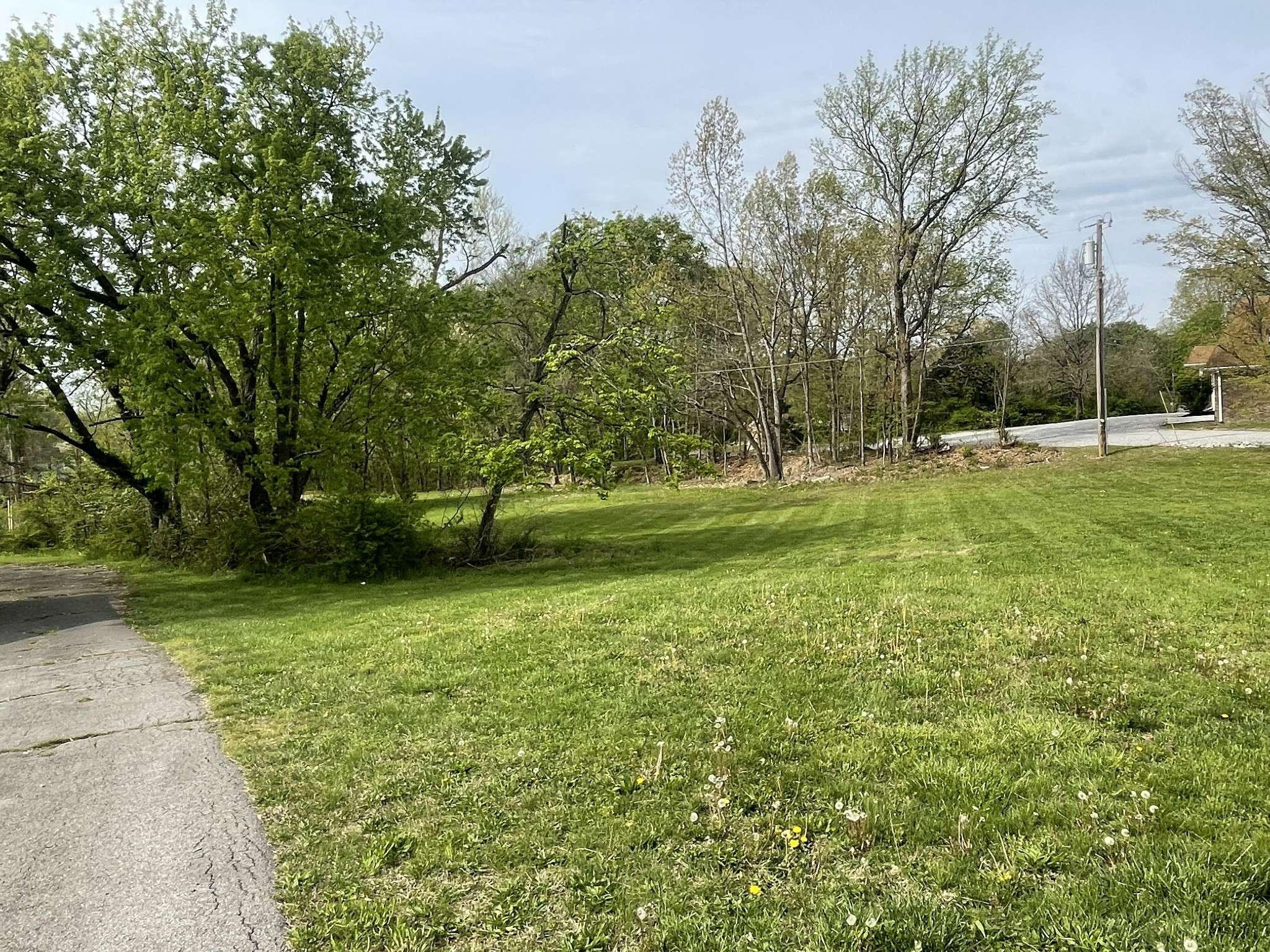 2511 Memorial Blvd, Springfield, TN 37172