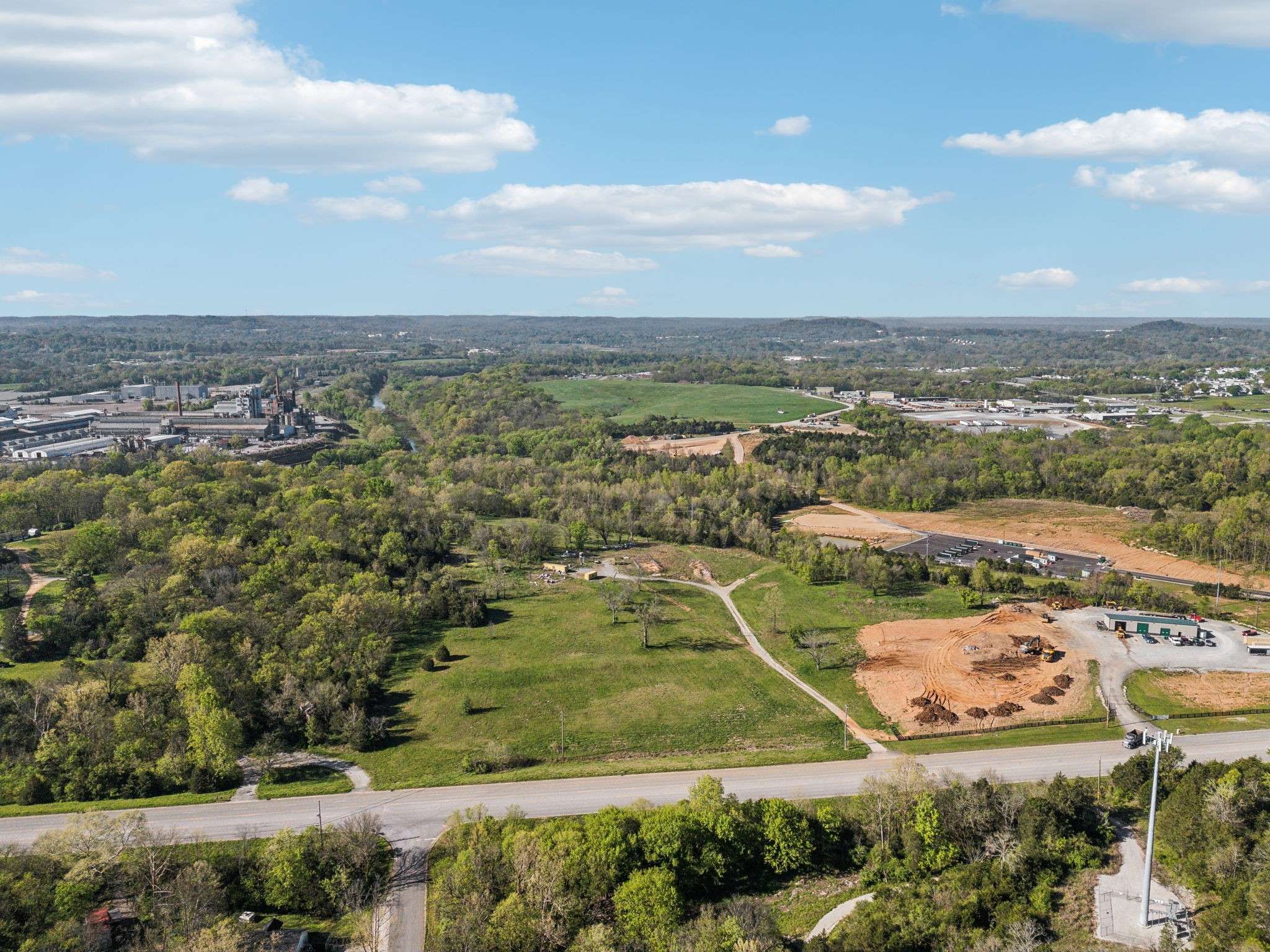 1009 Santa Fe Pike, Columbia, TN 38401