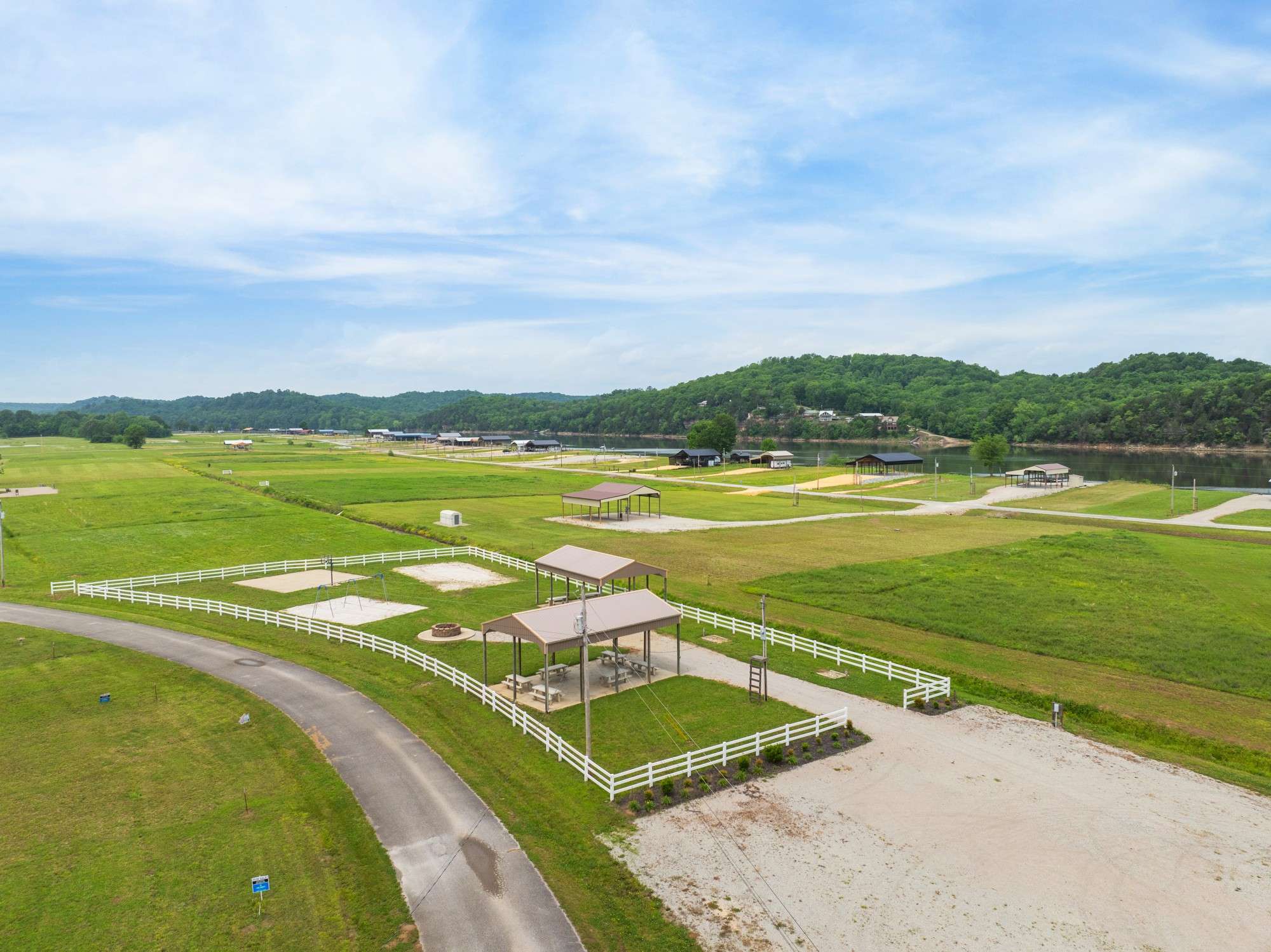1017 River Front Dr, Clifton, TN 38425