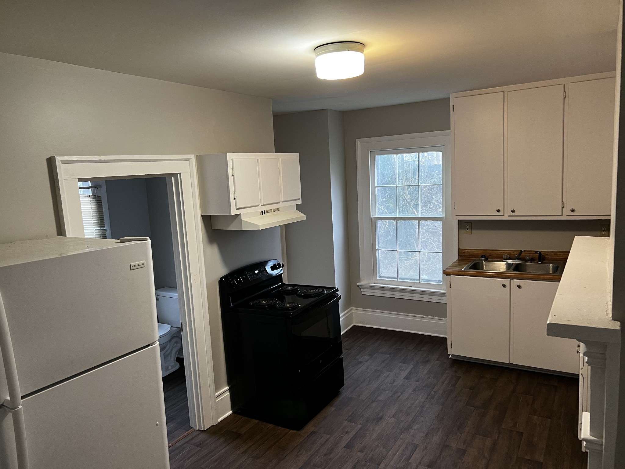 613 W 7th St, Columbia, TN 38401