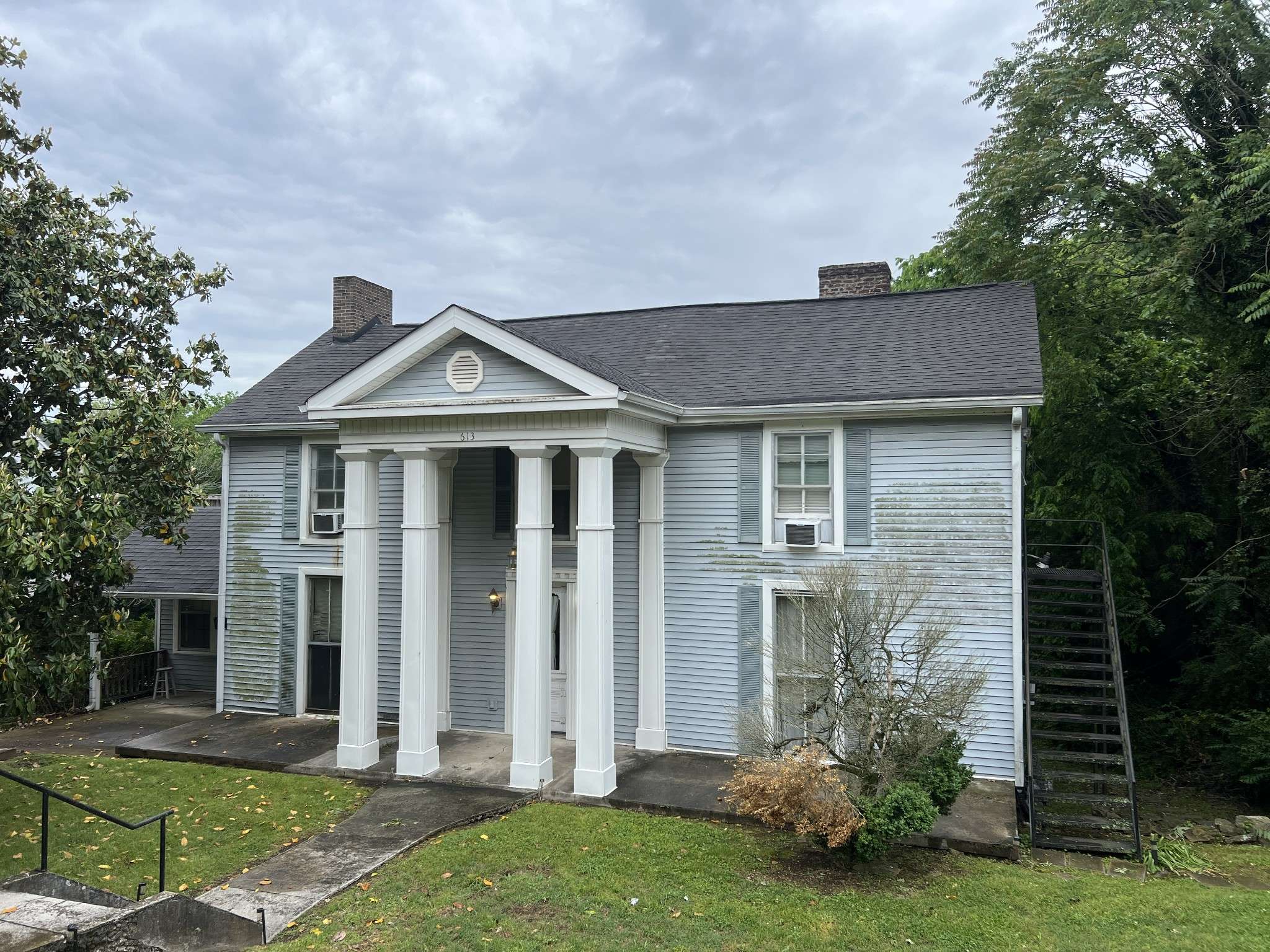 613 W 7th St, Columbia, TN 38401