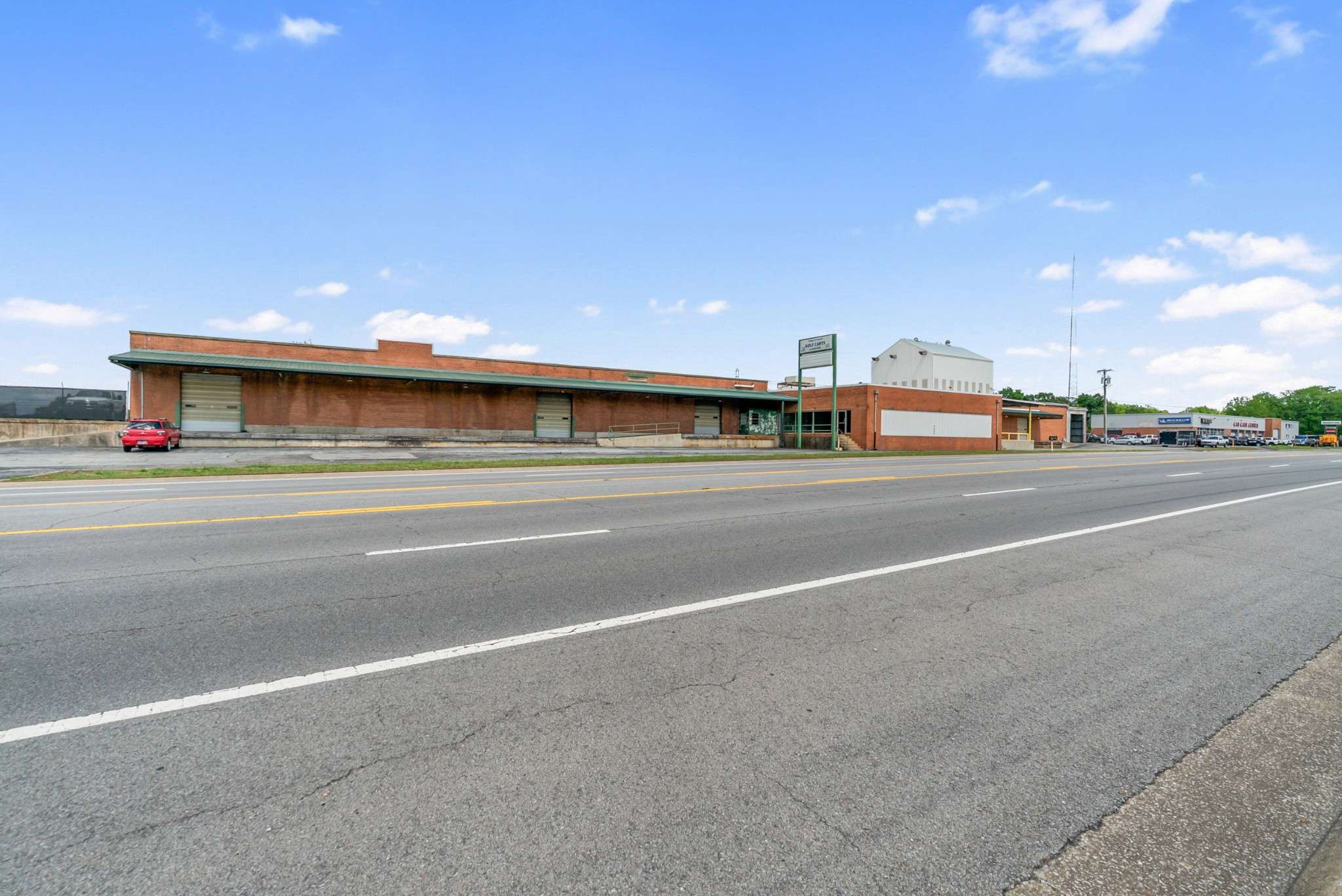 4000 Memorial Blvd, Springfield, TN 37172