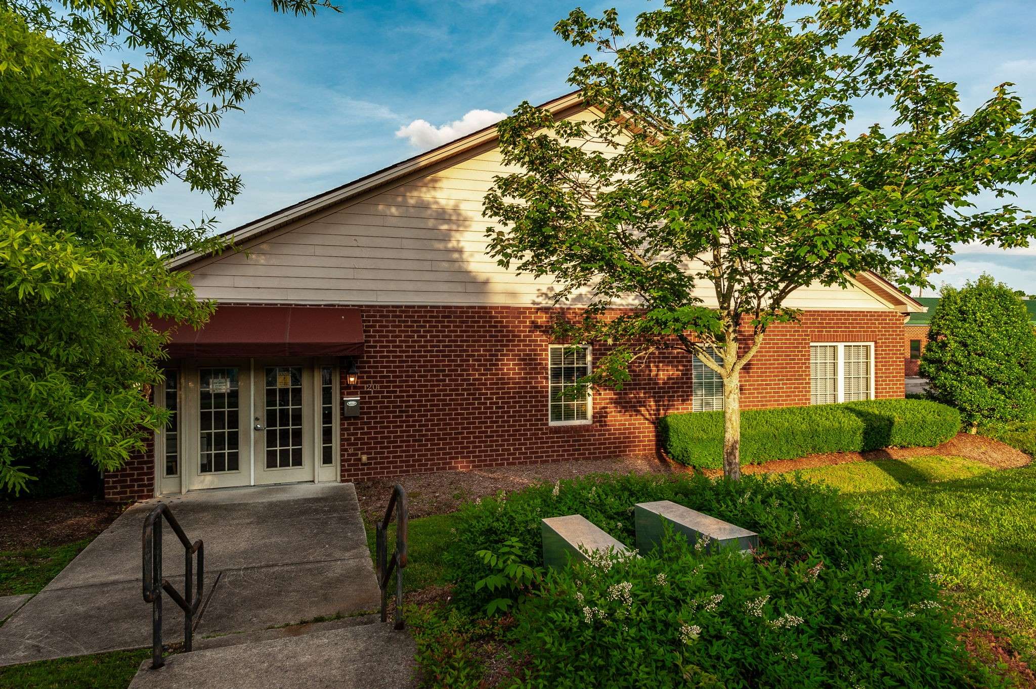 20 Executive Park Dr, Hendersonville, TN 37075