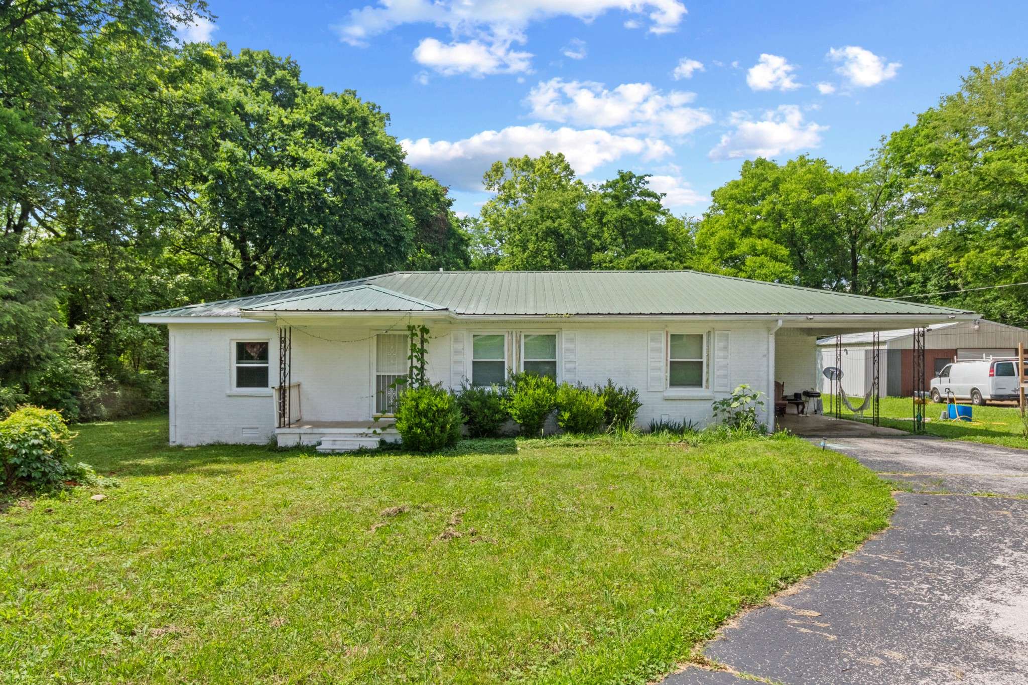 8302 Lawrenceburg Hwy, Mount Pleasant, TN 38474