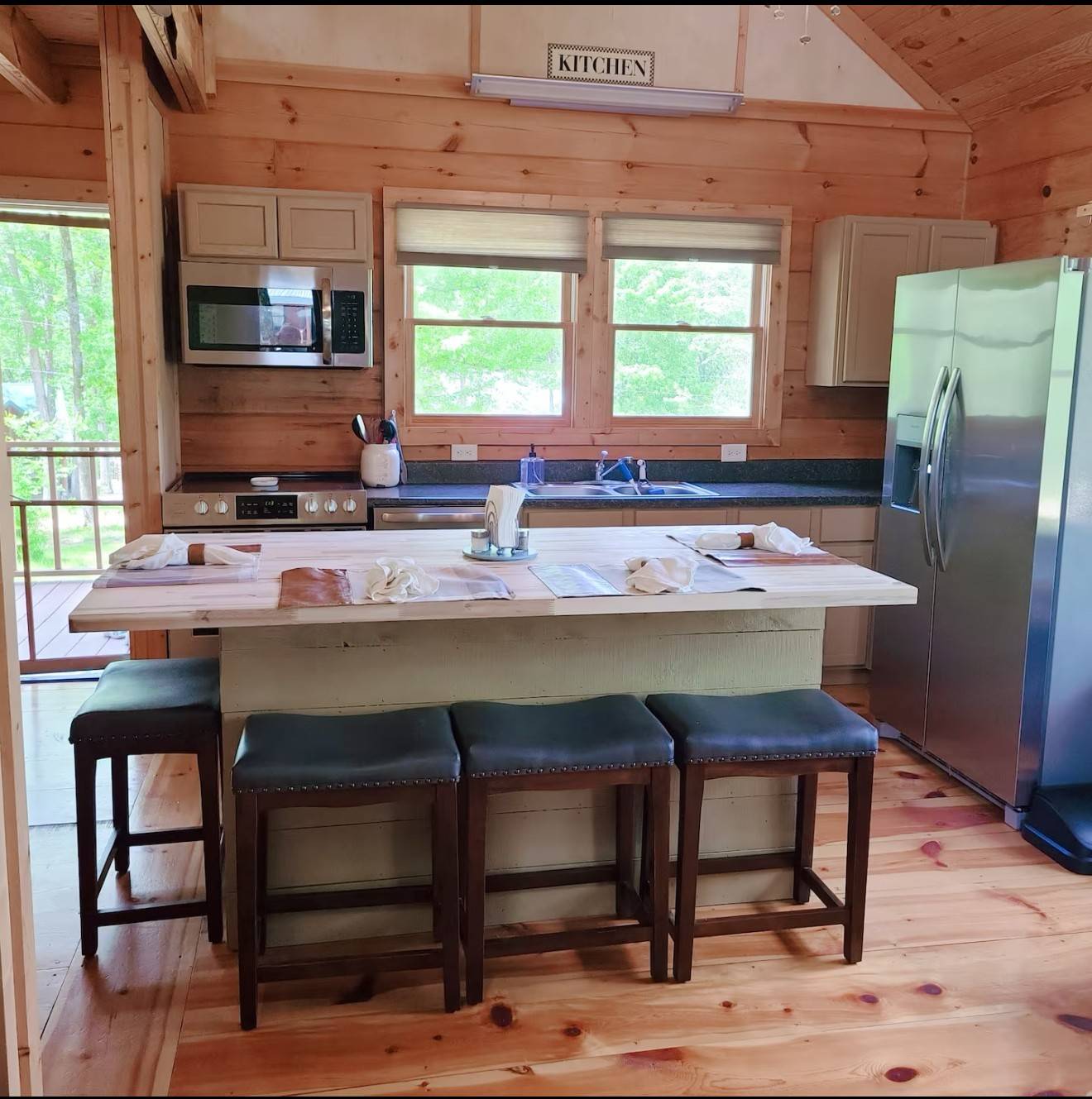 80 Tater Bug Ln, Clifton, TN 38425