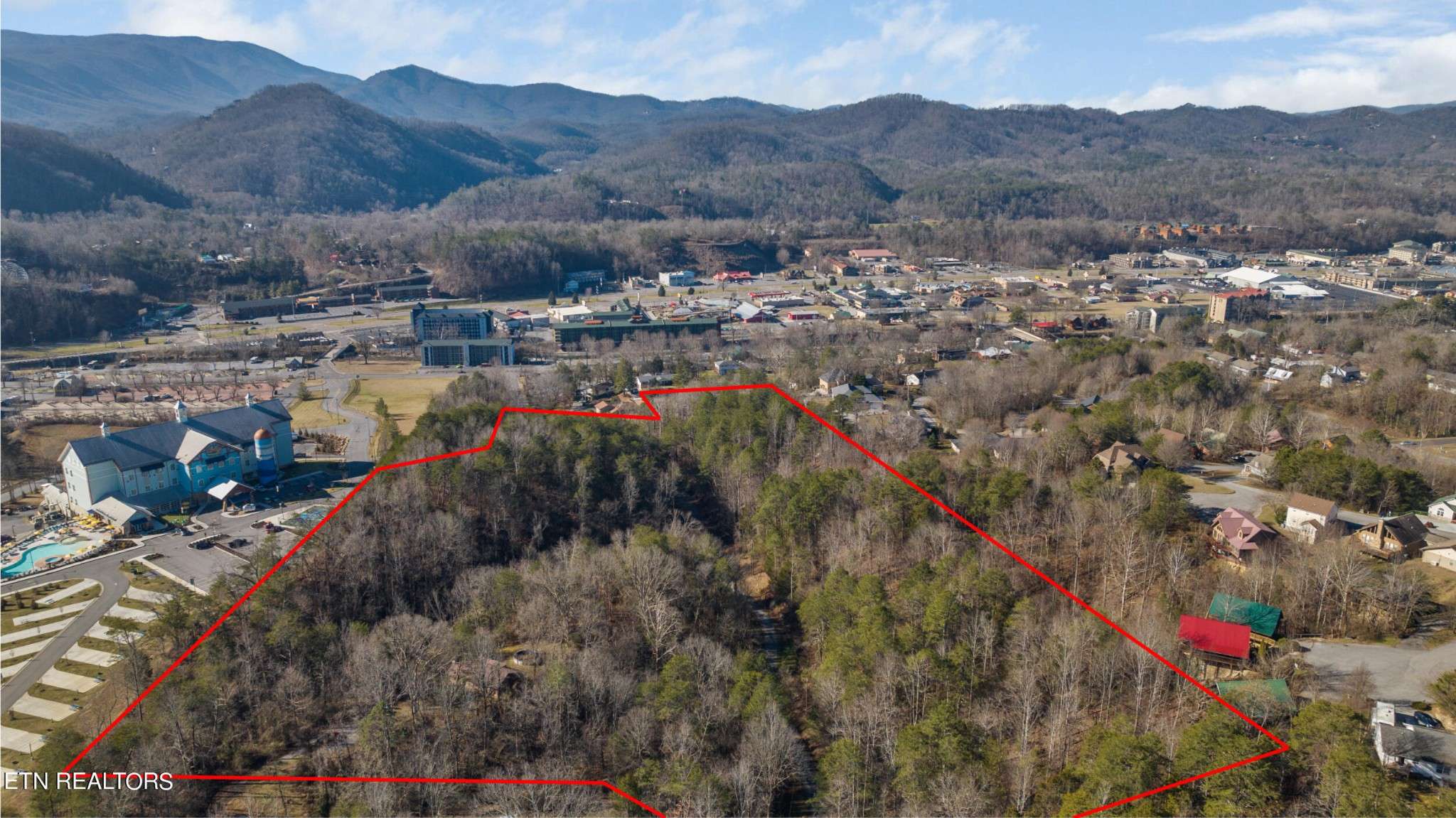 820 Old Gate Rd, Pigeon Forge, TN 37863