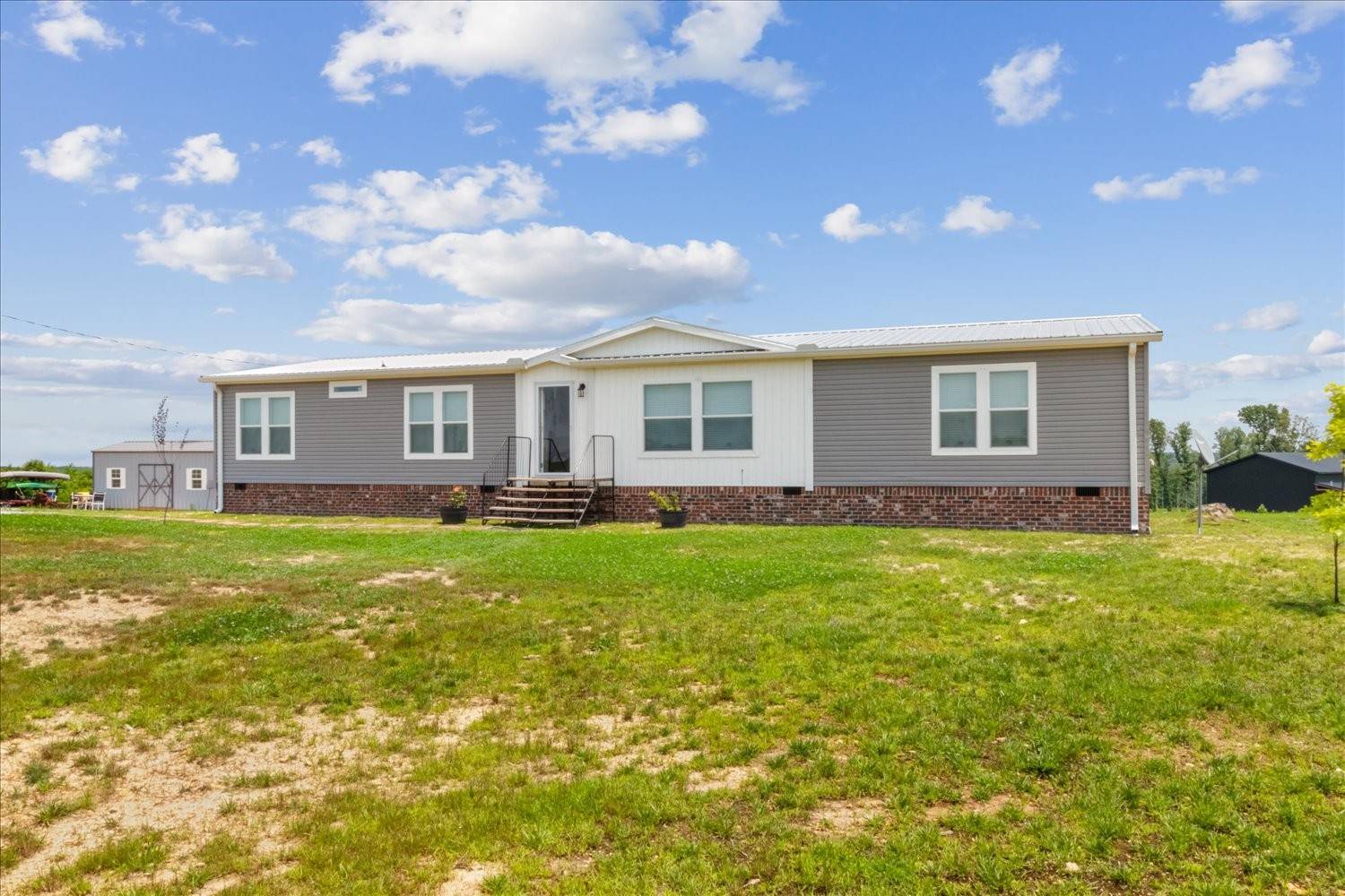 418 Springer Rd, Hohenwald, TN 38462