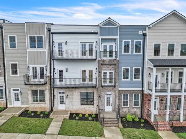 195 Charleston Ave, Pleasant View, TN 37146