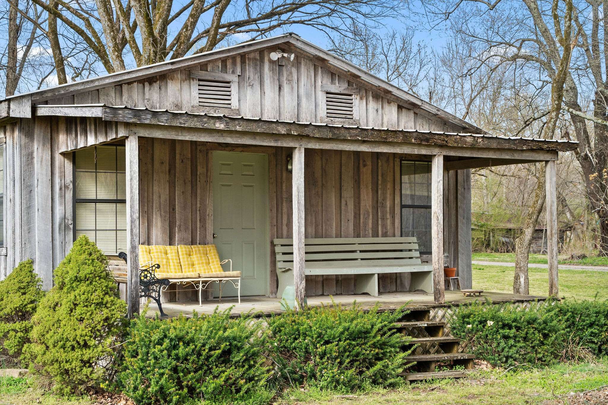 35 Airport Ln, Stewart, TN 37175