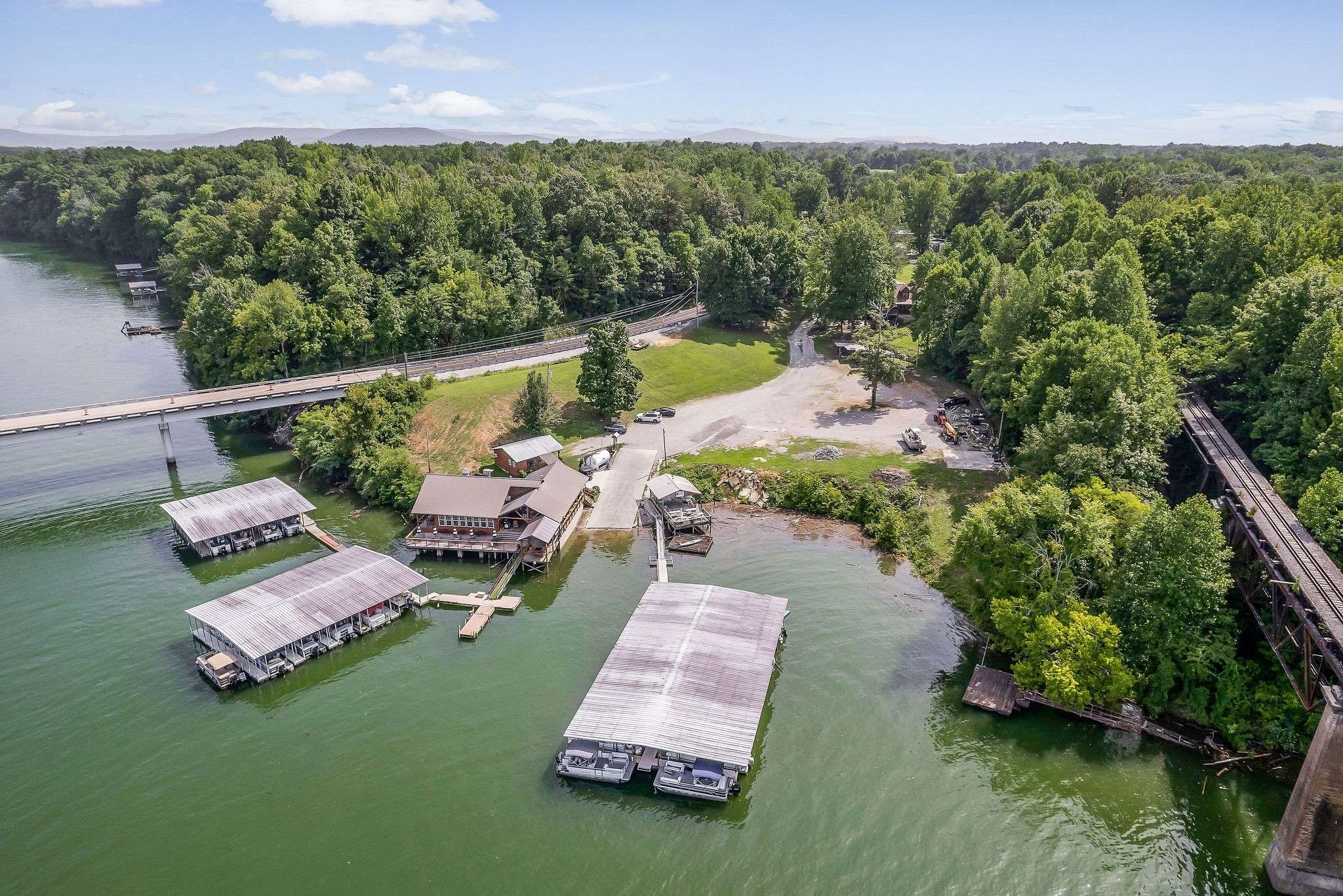 1967 Rock Island Rd, Rock Island, TN 38581