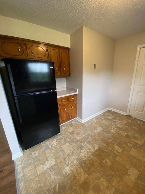 200 Hugh Hunter Rd, Oak Grove, KY 42262