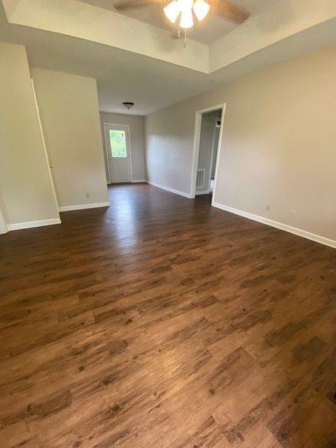 200 Hugh Hunter Rd, Oak Grove, KY 42262