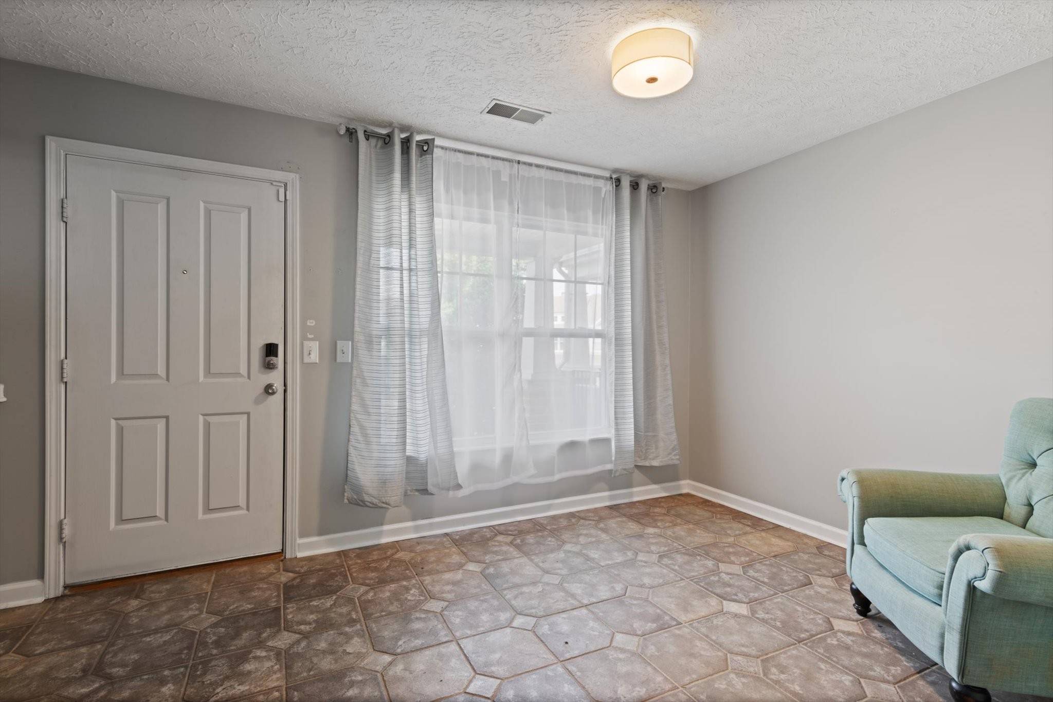 566 Flintlock Ct, Nashville, TN 37217