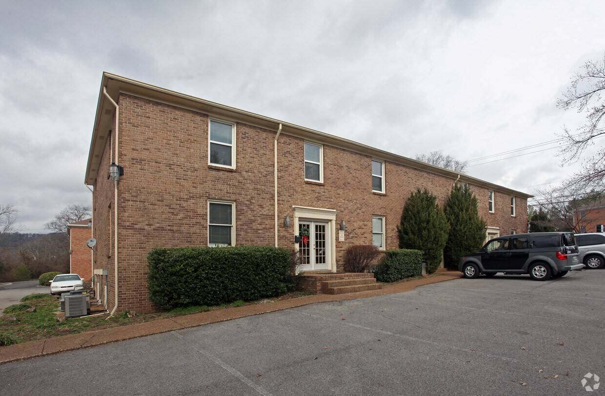 233 Wilson Pike Cir, Brentwood, TN 37027
