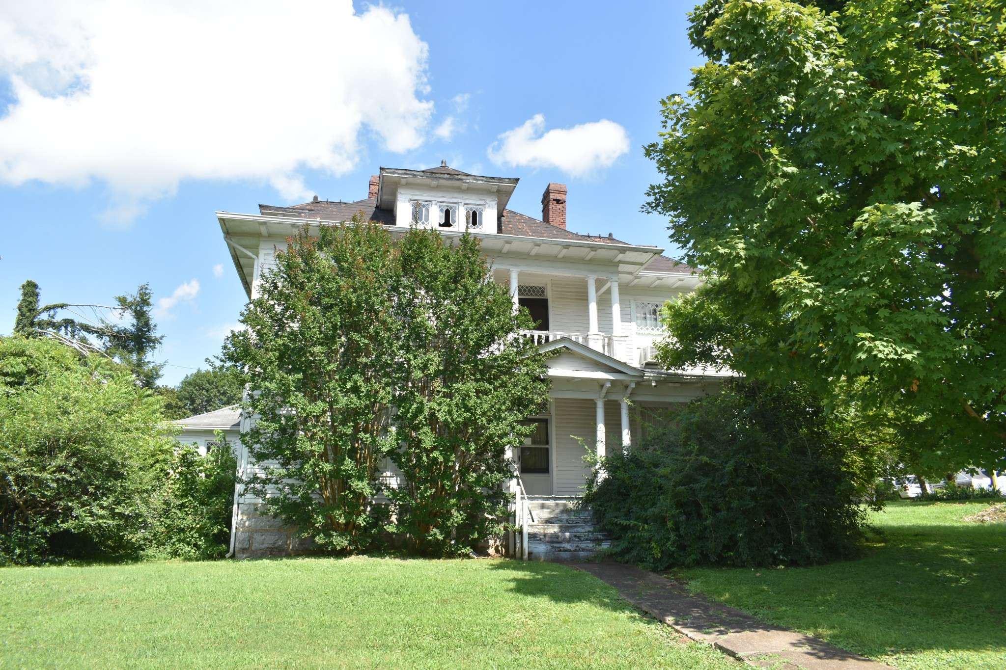 704 Main St #N, Carthage, TN 37030