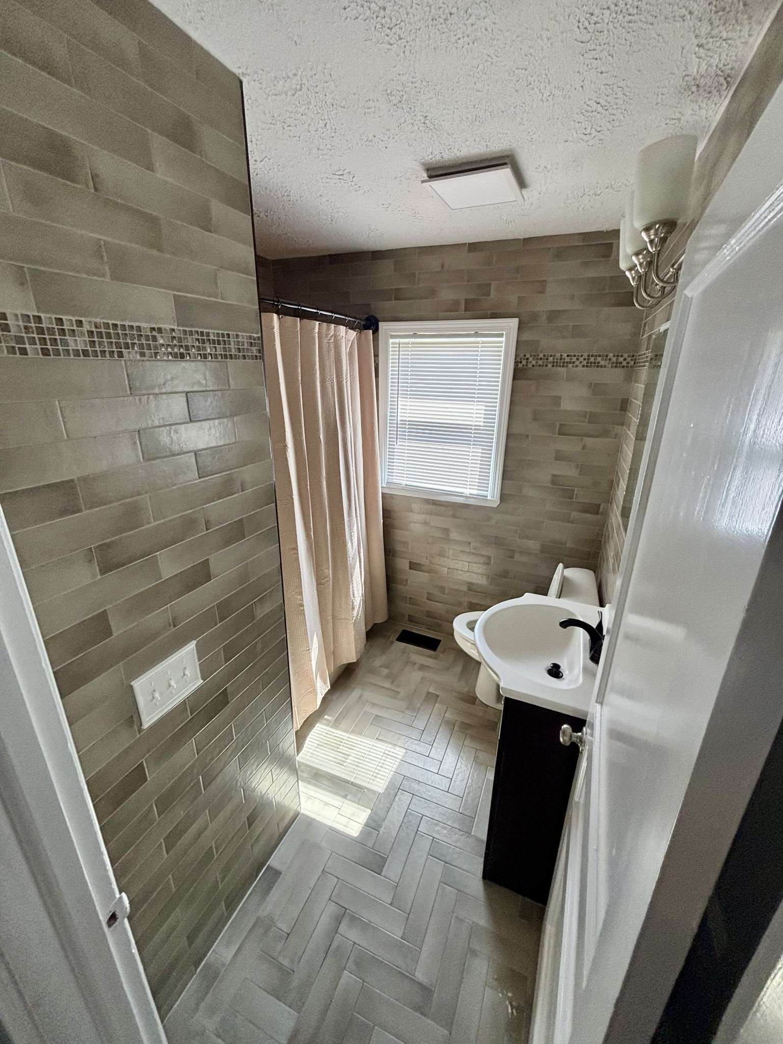216 Daleview Ave, Gallatin, TN 37066
