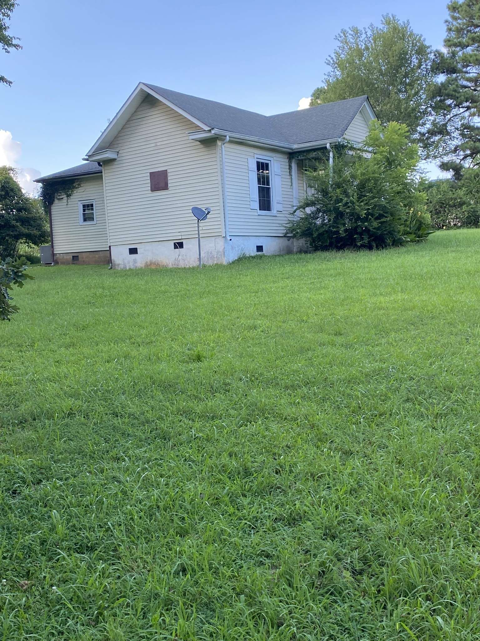 972 Fall River Rd, Goodspring, TN 38460