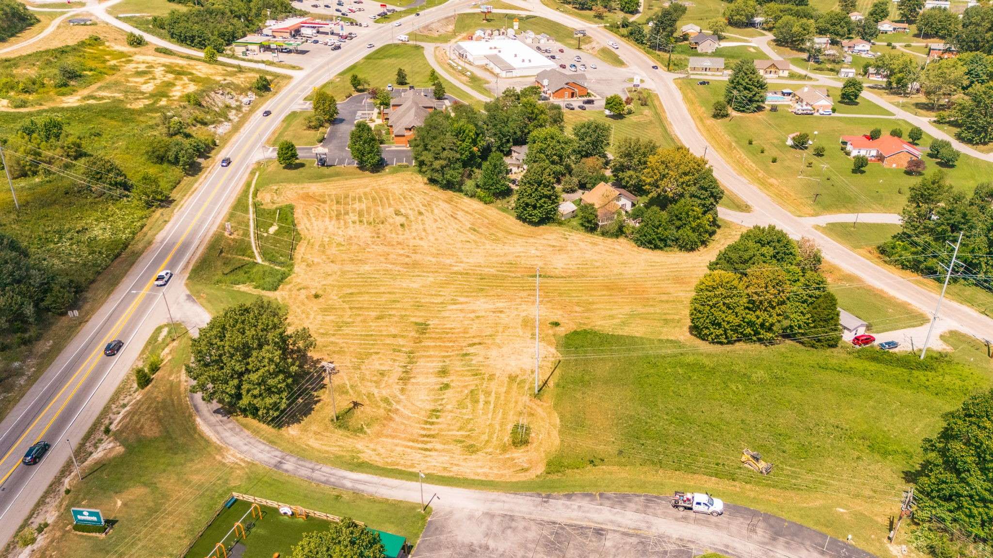 5270 New Highway 31E, Westmoreland, TN 37186