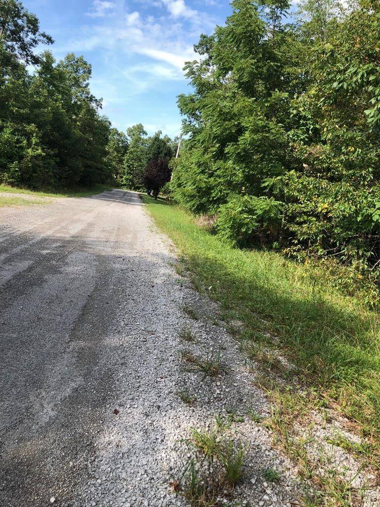 39 Luka Lane, Crossville, TN 38572