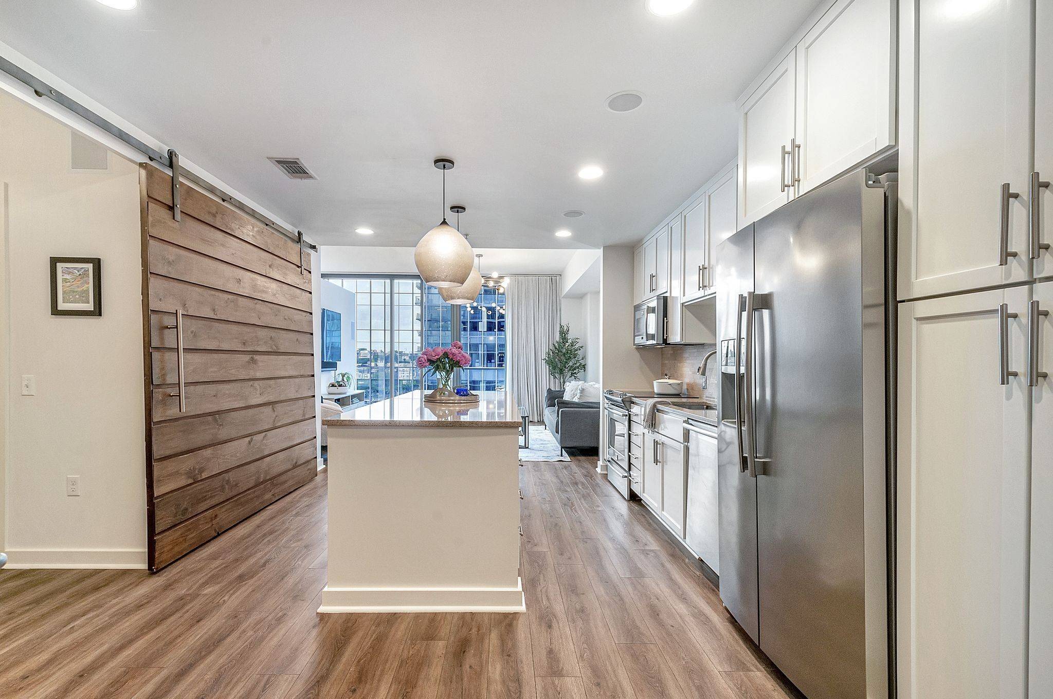1212 Laurel St #914, Nashville, TN 37203