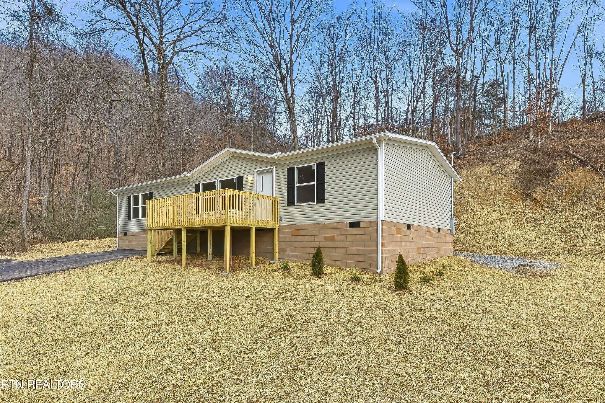 508 Short St, La Follette, TN 37766