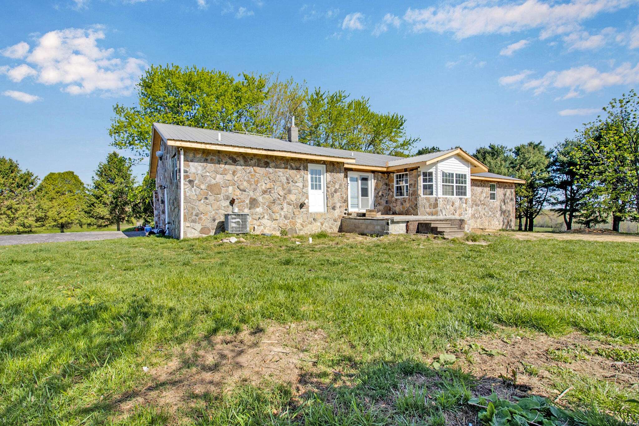 455 Muddy Branch Road, Pikeville, TN 37367