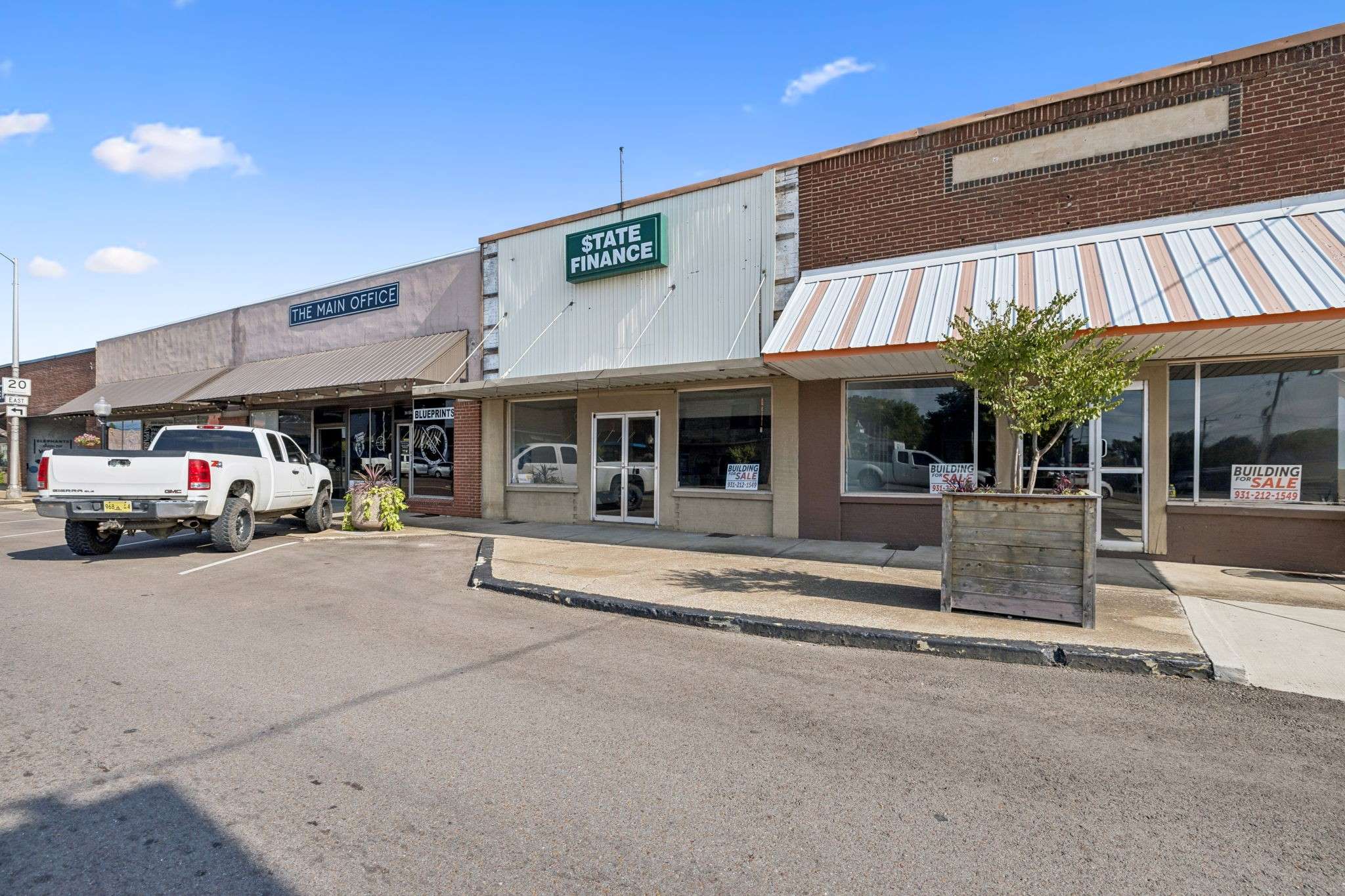 39 E Main St, Hohenwald, TN 38462