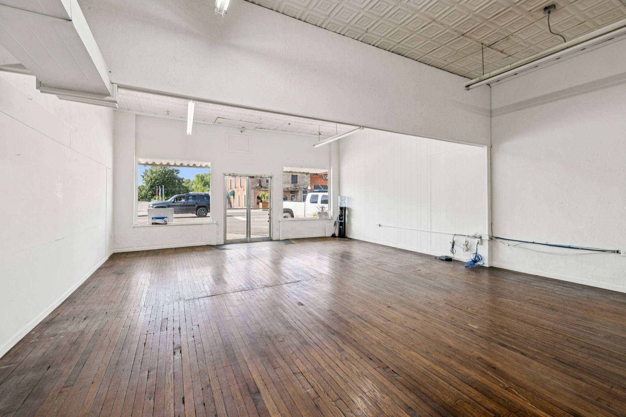 39 E Main St, Hohenwald, TN 38462