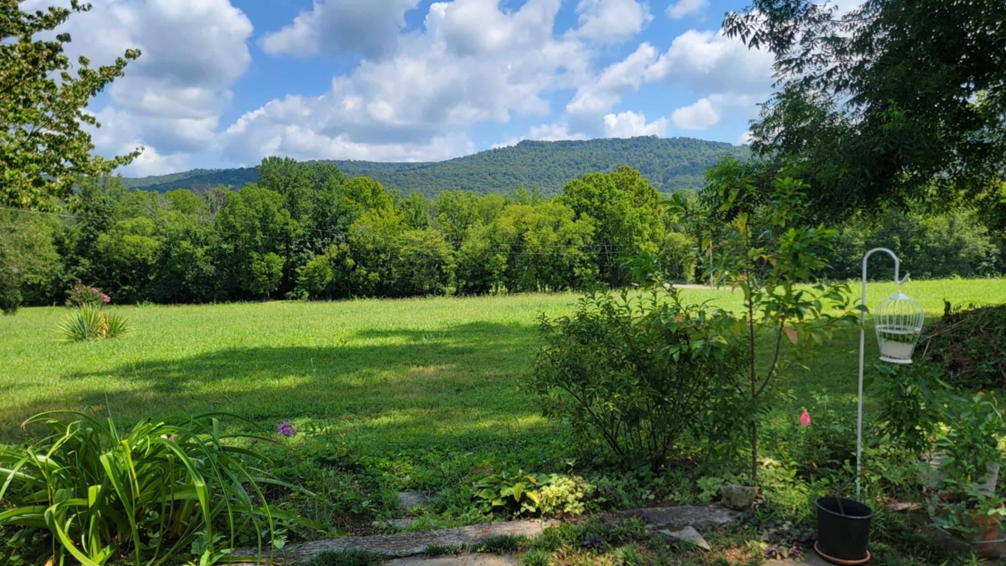 1556 Chestnut Grove Rd, Morrison, TN 37357