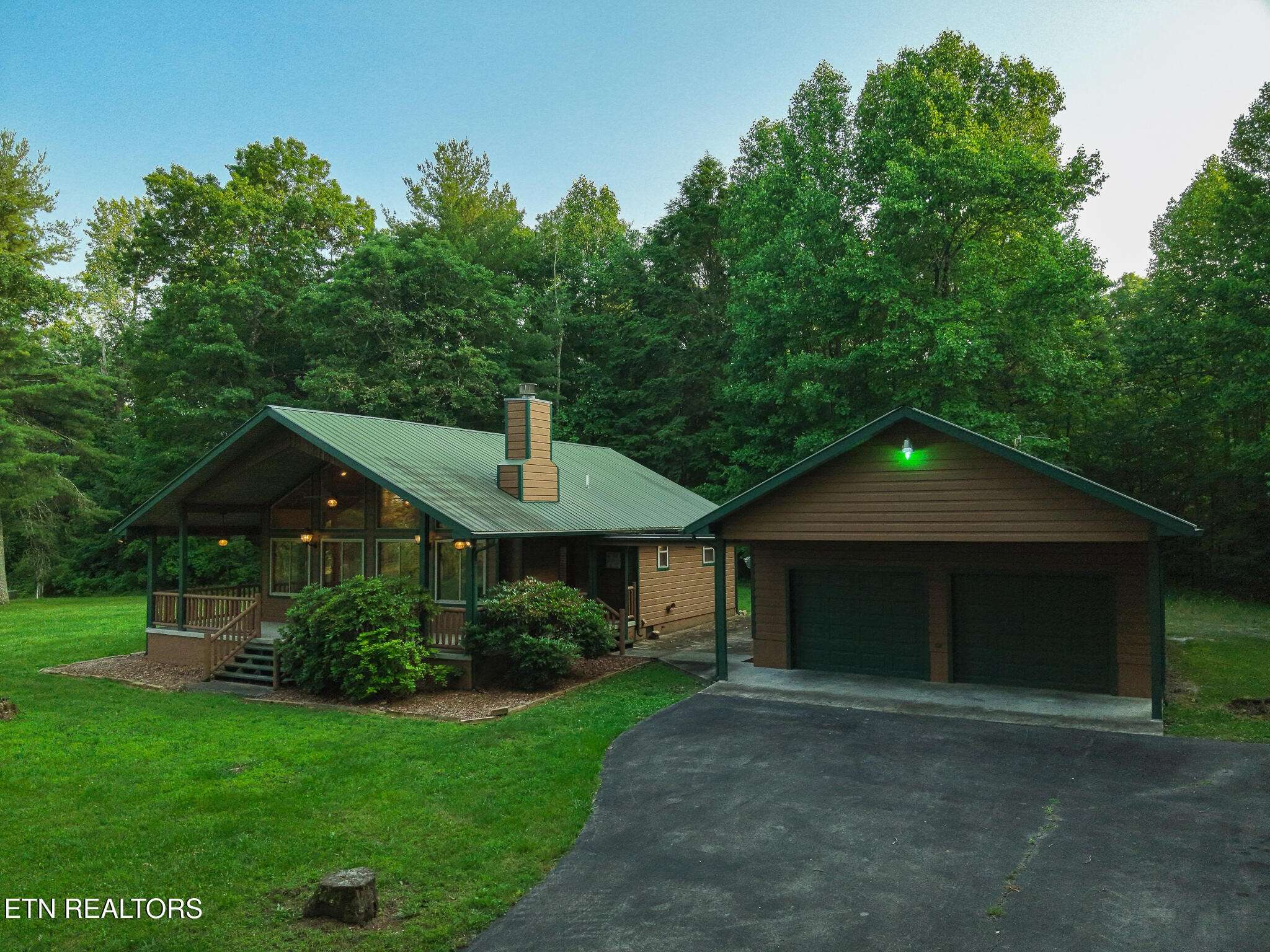 2457 Mayland Rd, Crossville, TN 38571