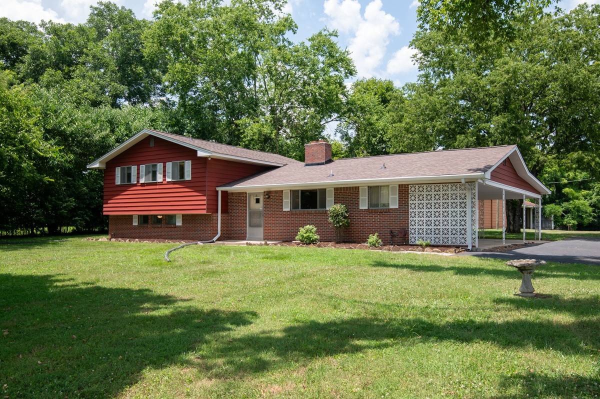 1386 Long Hollow Pike, Gallatin, TN 37066