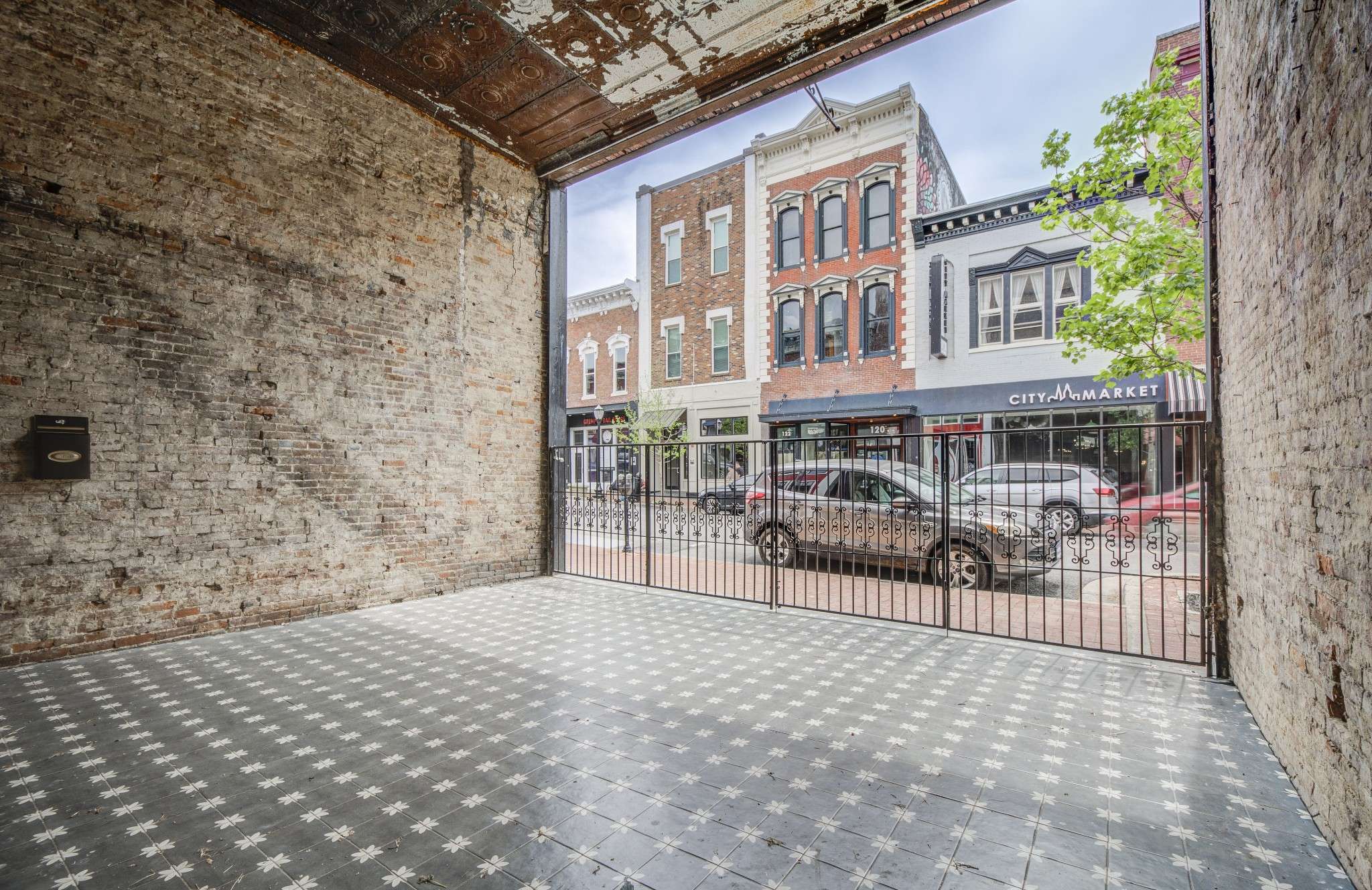 123 Franklin St, Clarksville, TN 37040