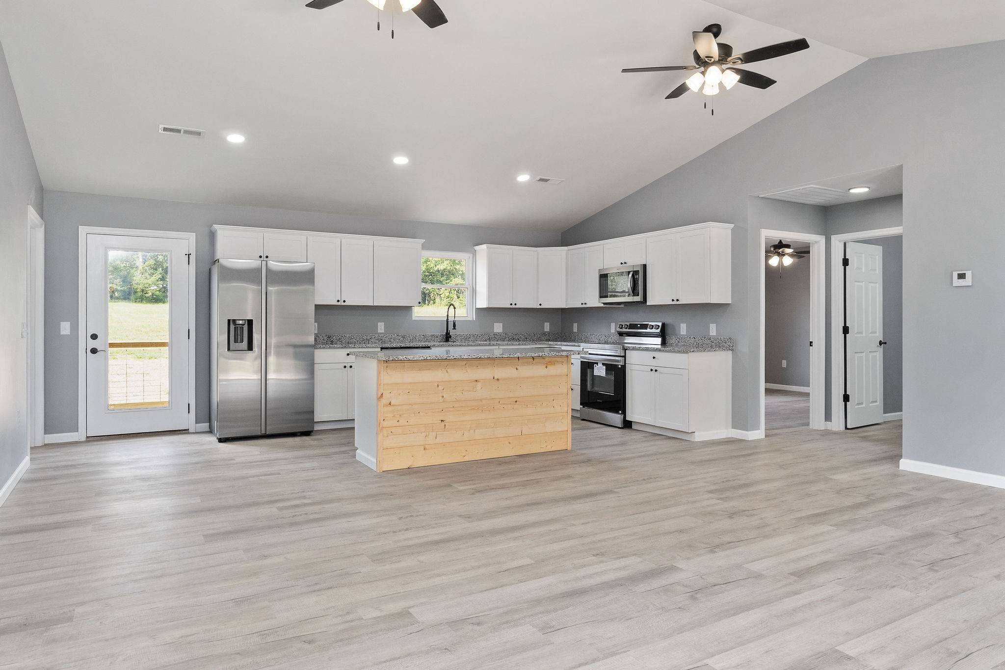 420 Salt Lick Creek Rd, Pleasant Shade, TN 37145