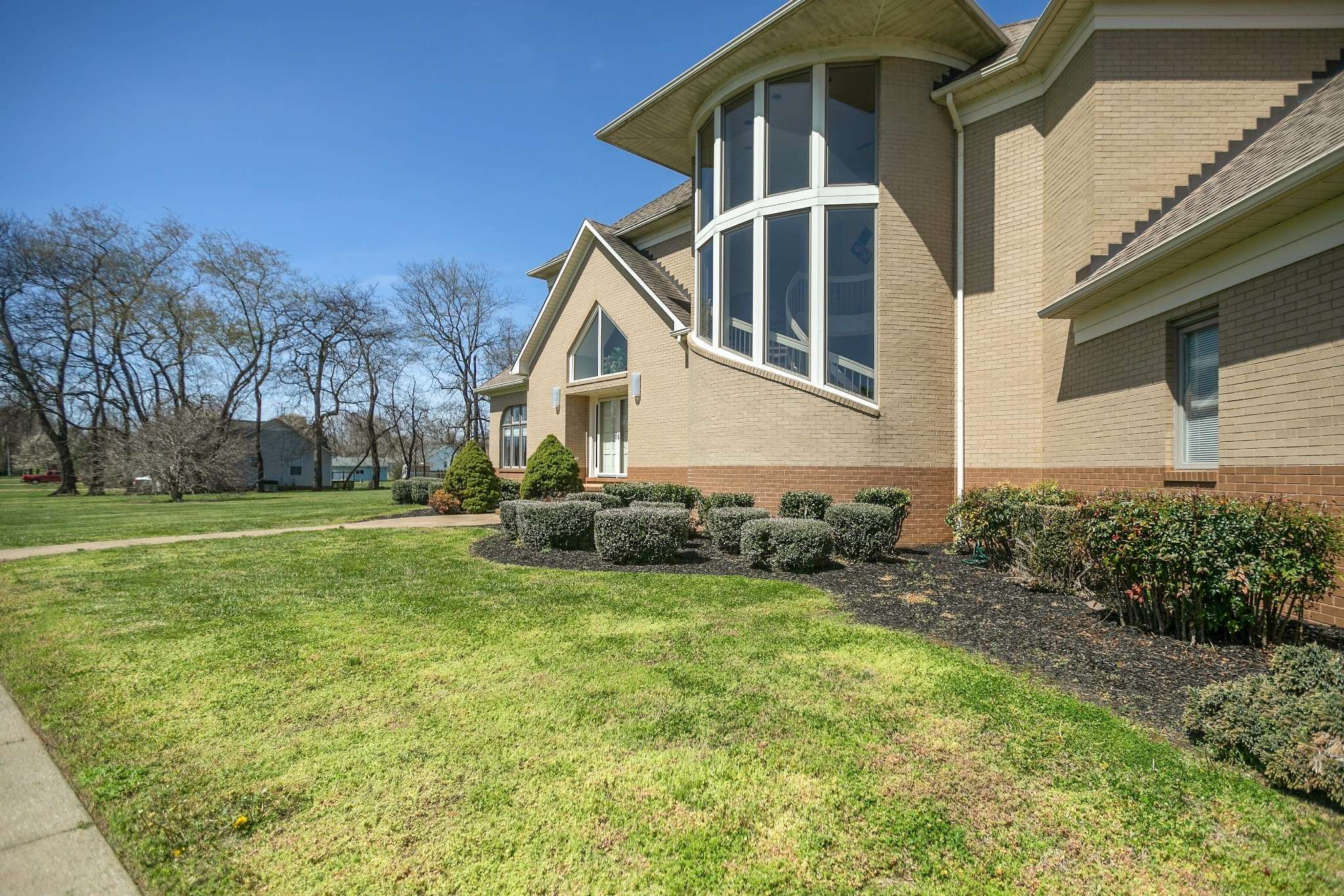 970 9th St, Lawrenceburg, TN 38464