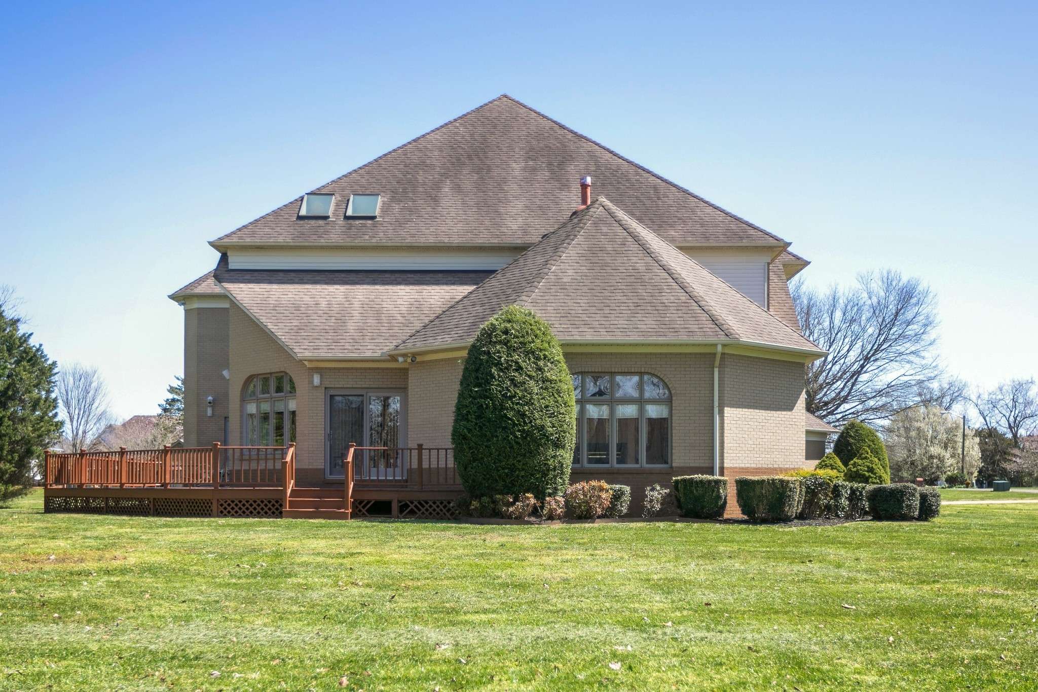 970 9th St, Lawrenceburg, TN 38464