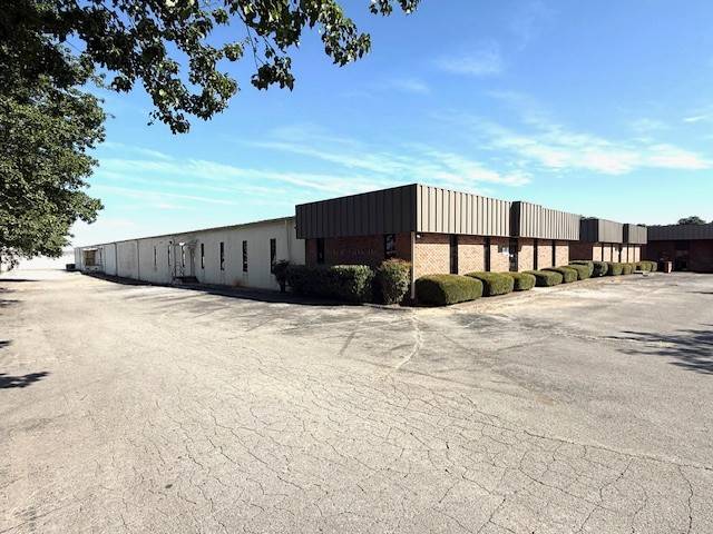 208 Bradshaw Pike Ext, Hopkinsville, KY 42240
