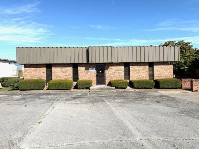 208 Bradshaw Pike Ext, Hopkinsville, KY 42240