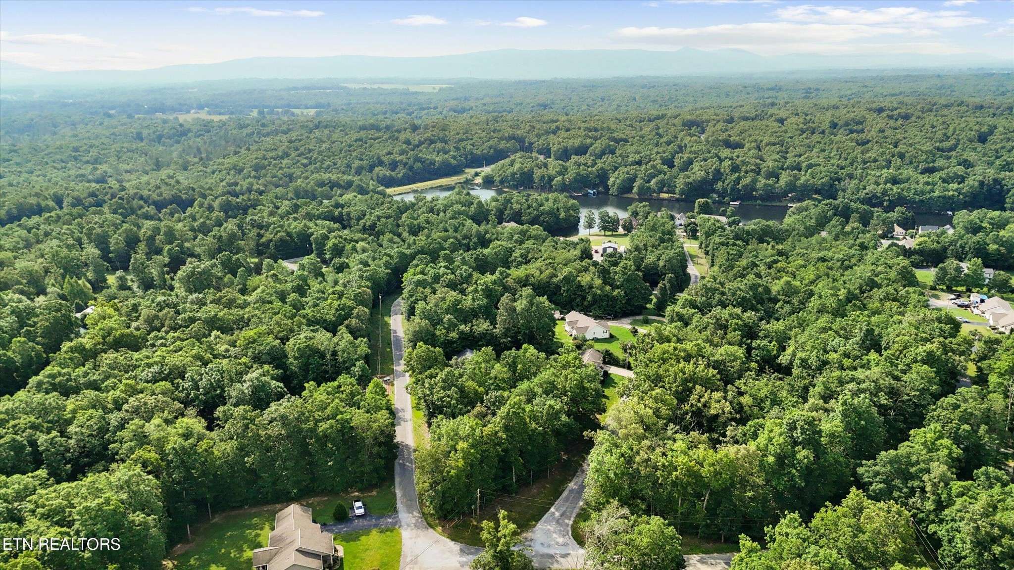 600 Aqum Circle, Crossville, TN 38572