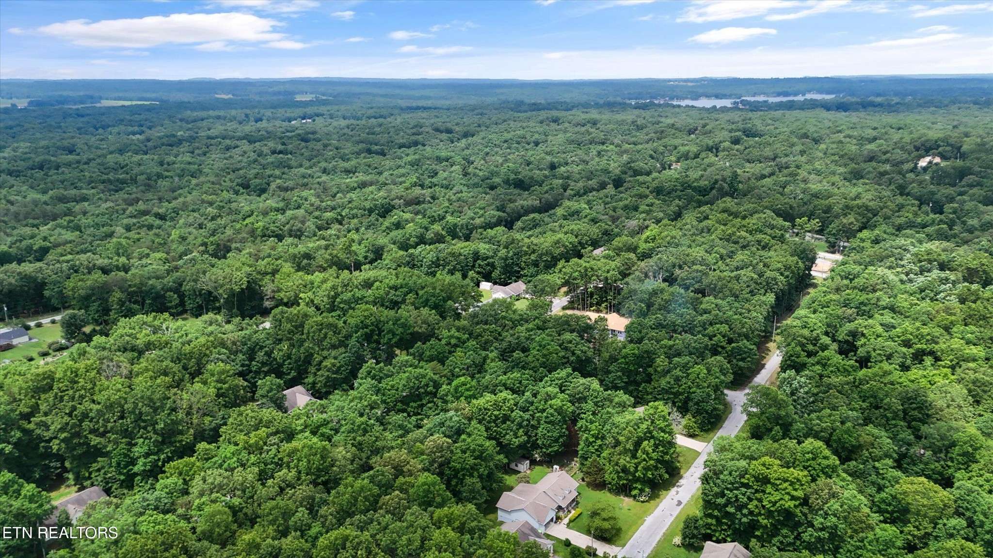2109 Black Wolf Drive, Crossville, TN 38572