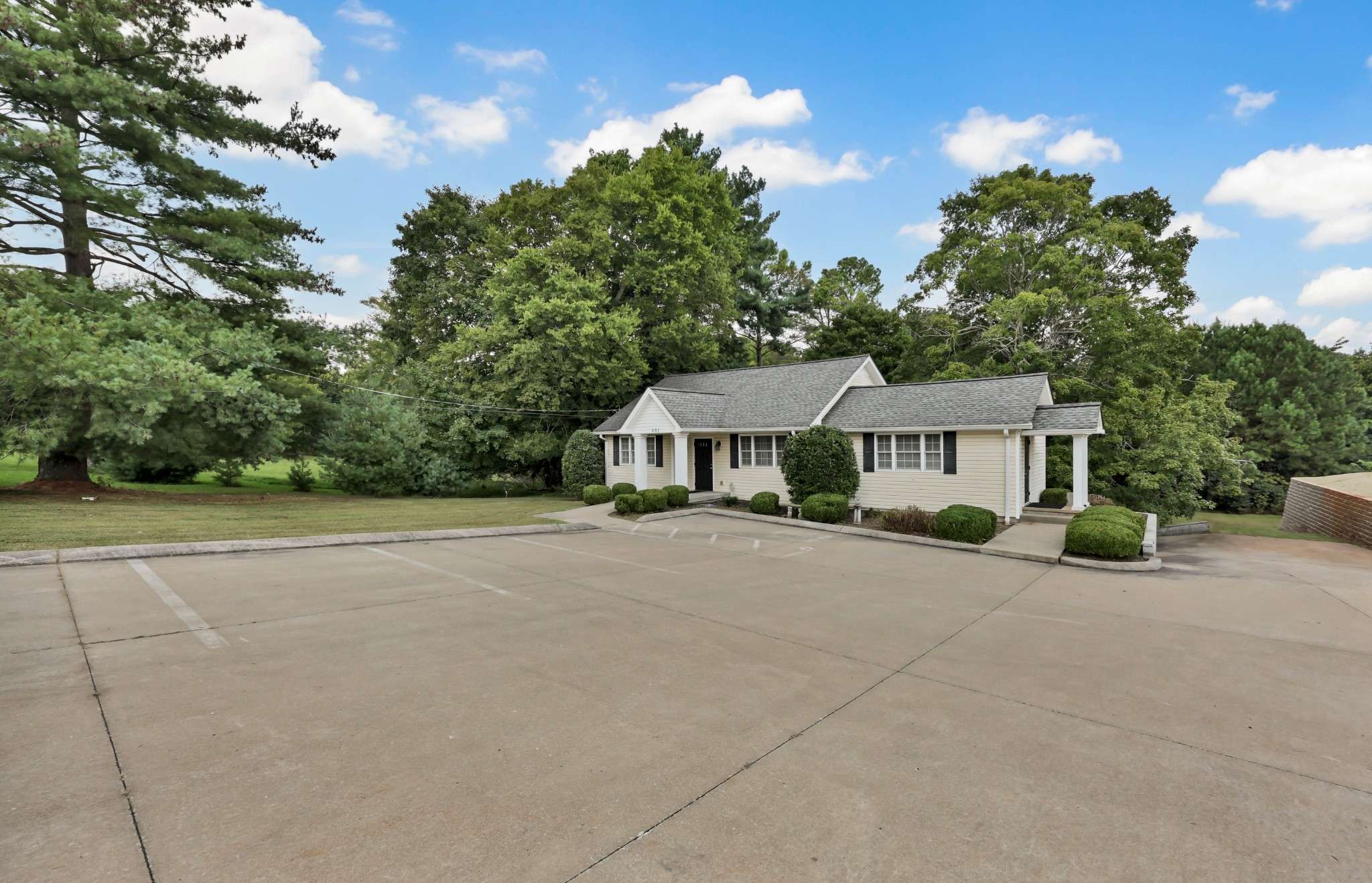 451 Rossview Rd, Clarksville, TN 37043