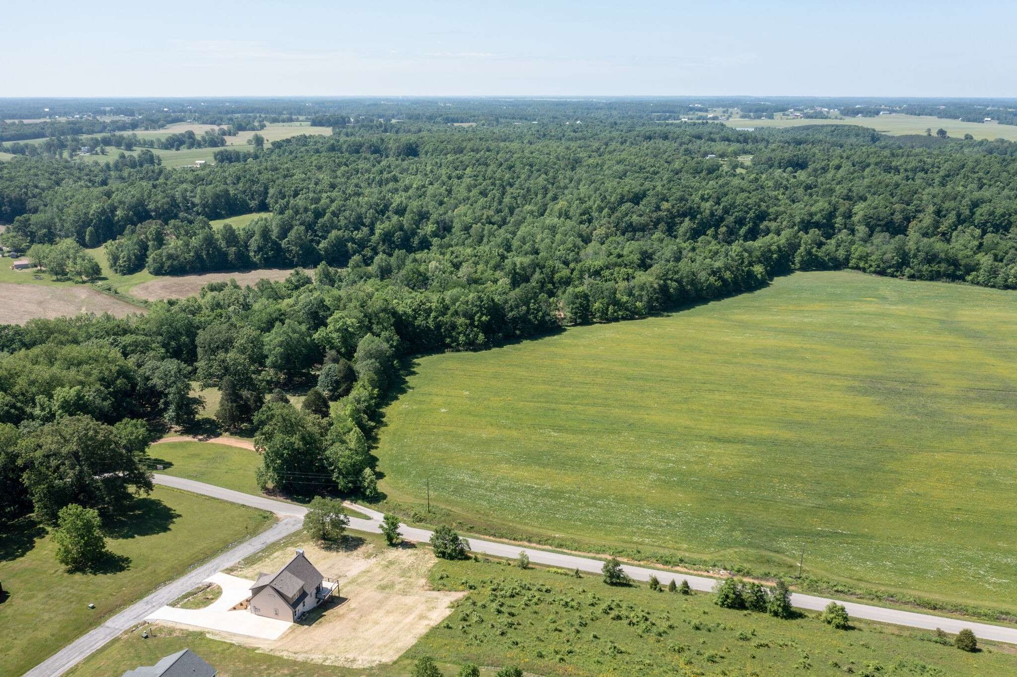 37 Lakeview Dr, Summertown, TN 38483