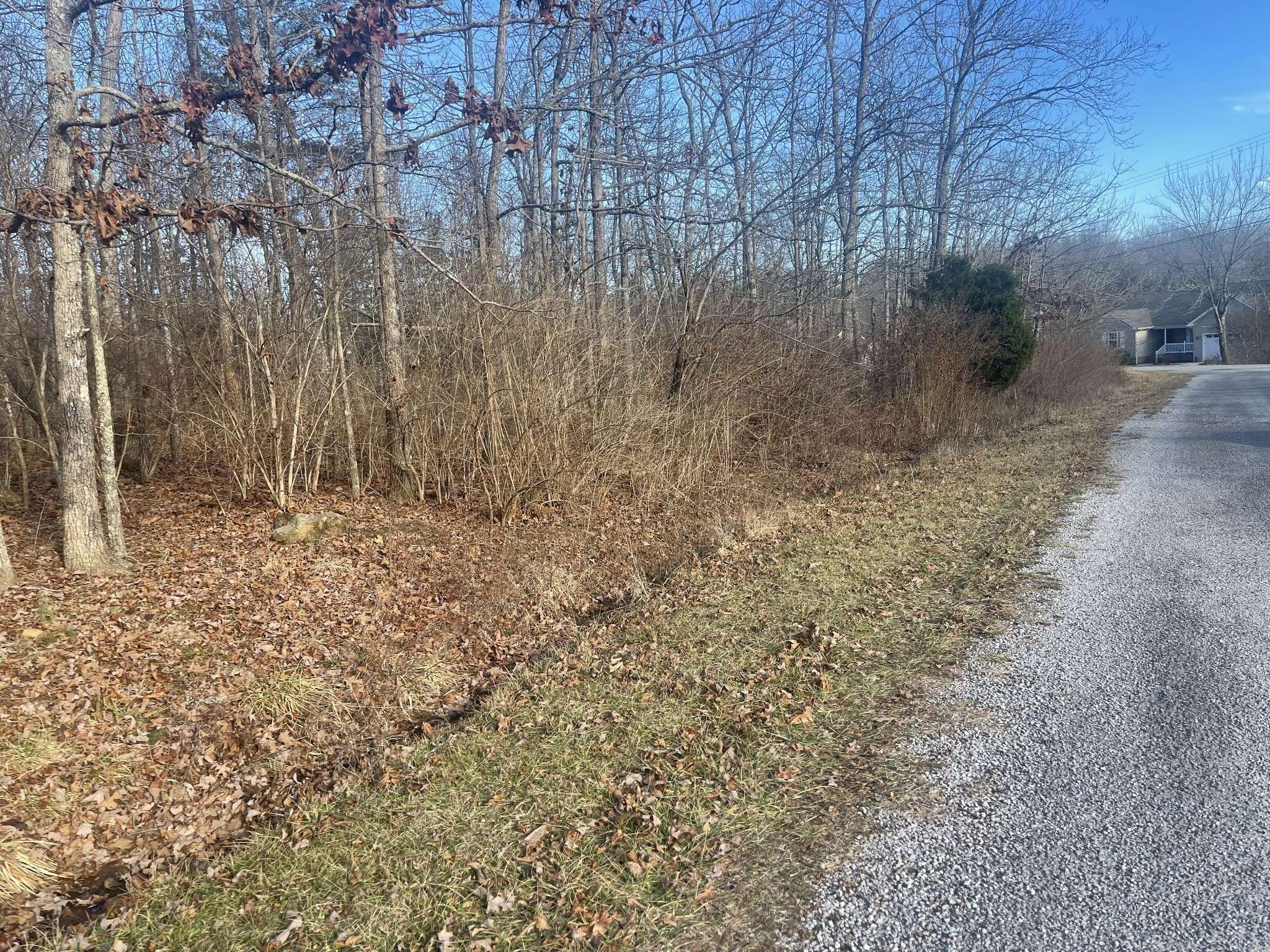 1004 Hopi Dr, Crossville, TN 38572