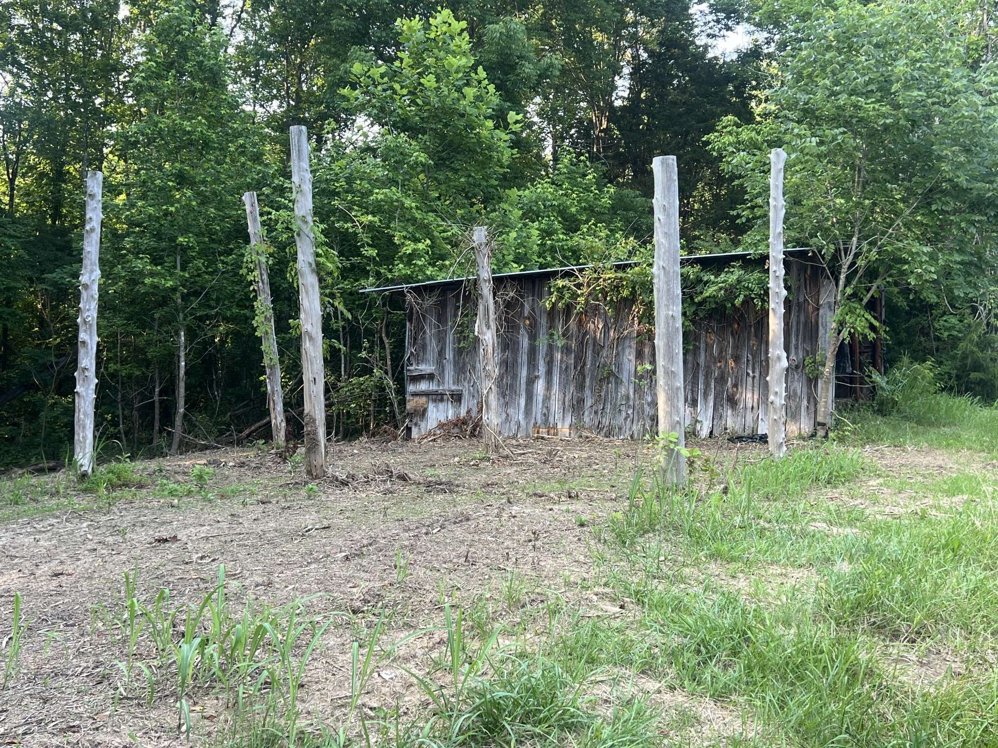 2 Jarrell Ridge Rd, Clarksville, TN 37043
