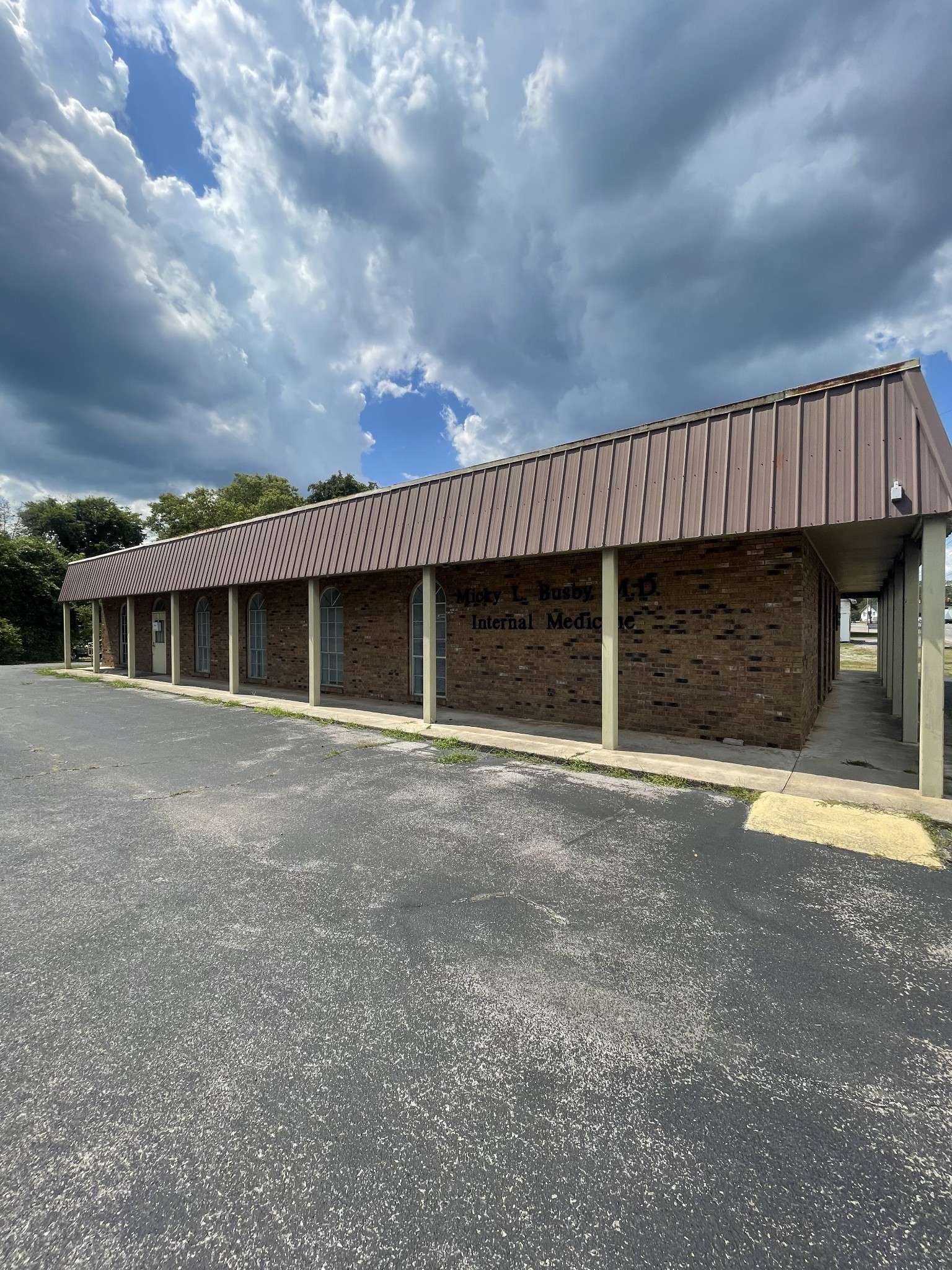 317 W Gaines St #W, Lawrenceburg, TN 38464