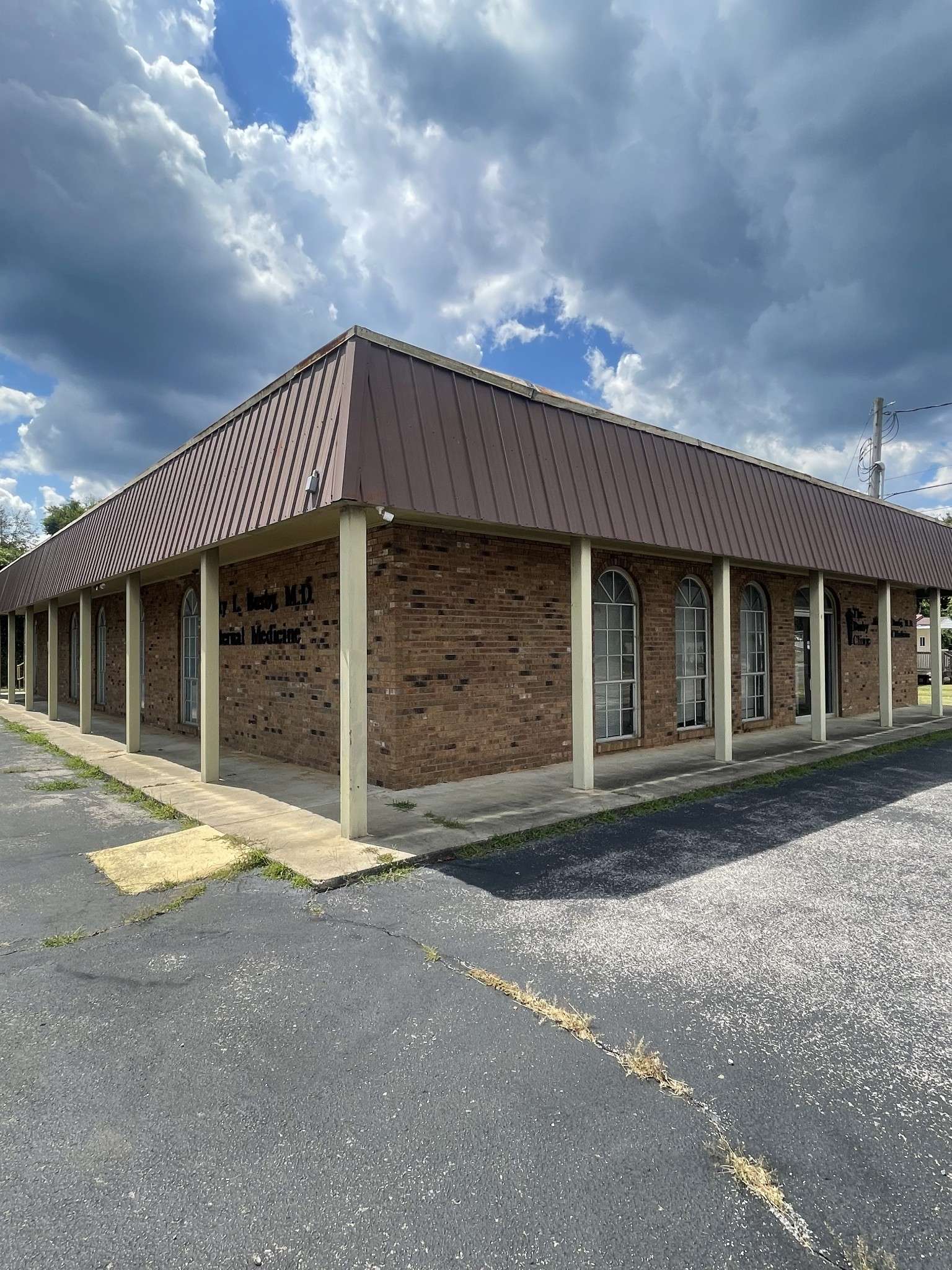 317 W Gaines St #W, Lawrenceburg, TN 38464