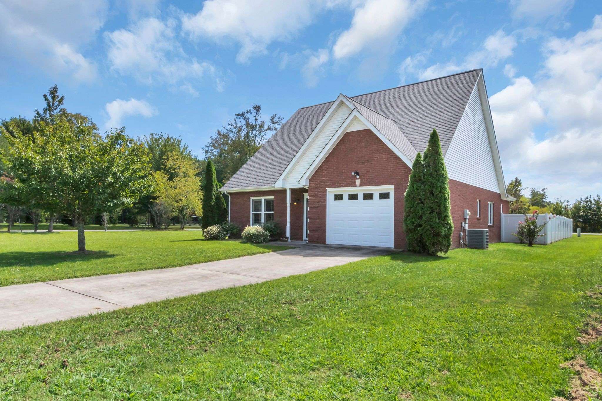 520 Lautzenheiser Pl, Monteagle, TN 37356