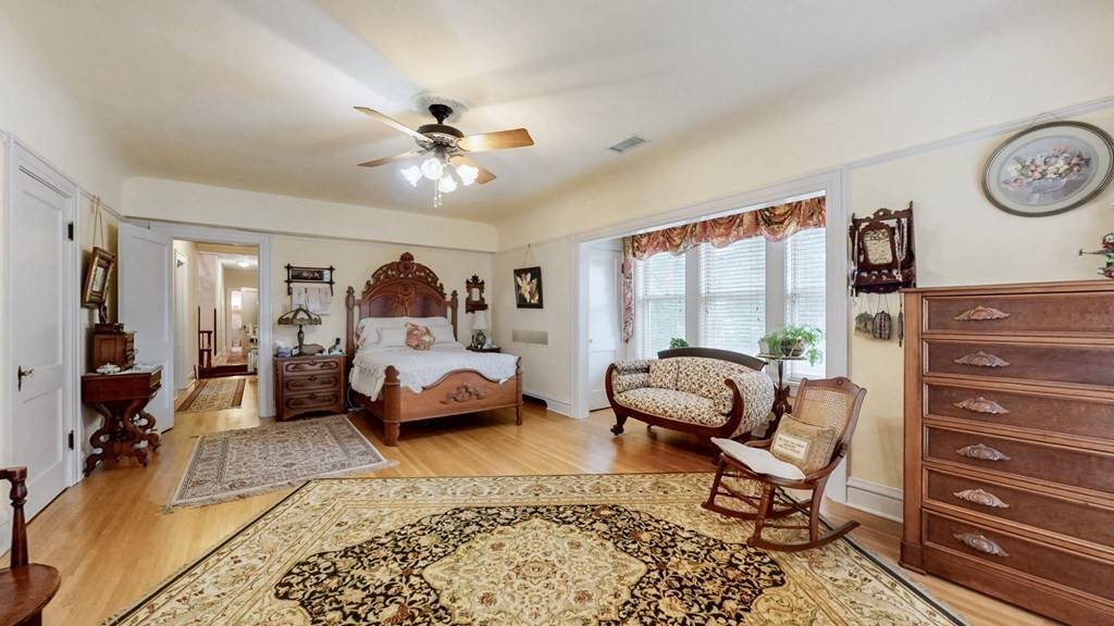 505 Walnut St, Paris, TN 38242