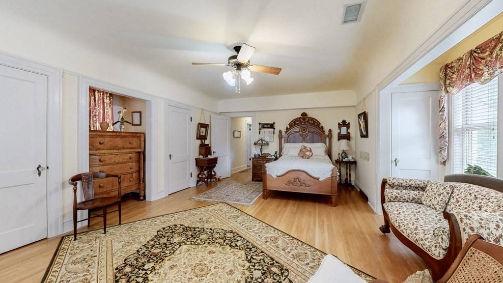 505 Walnut St, Paris, TN 38242